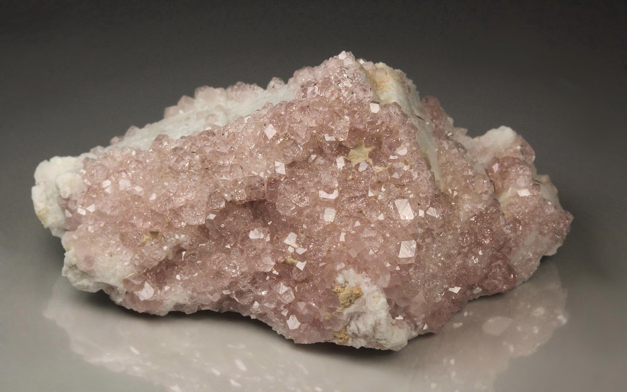 gem pink GARNET var. GROSSULAR