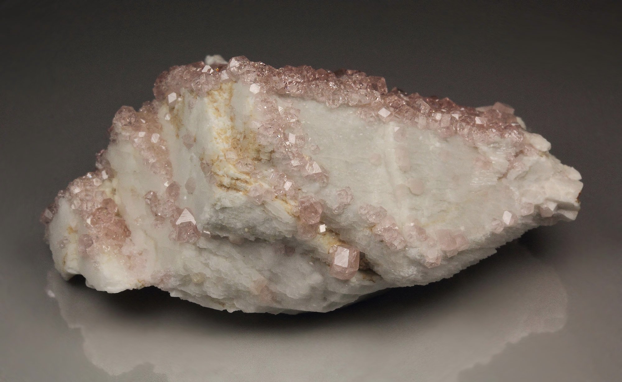 gem pink GARNET var. GROSSULAR