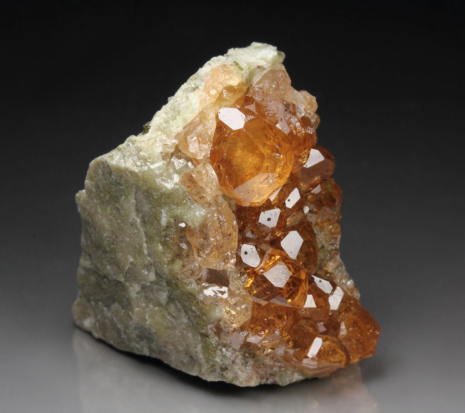 gem GARNET var. GROSSULAR