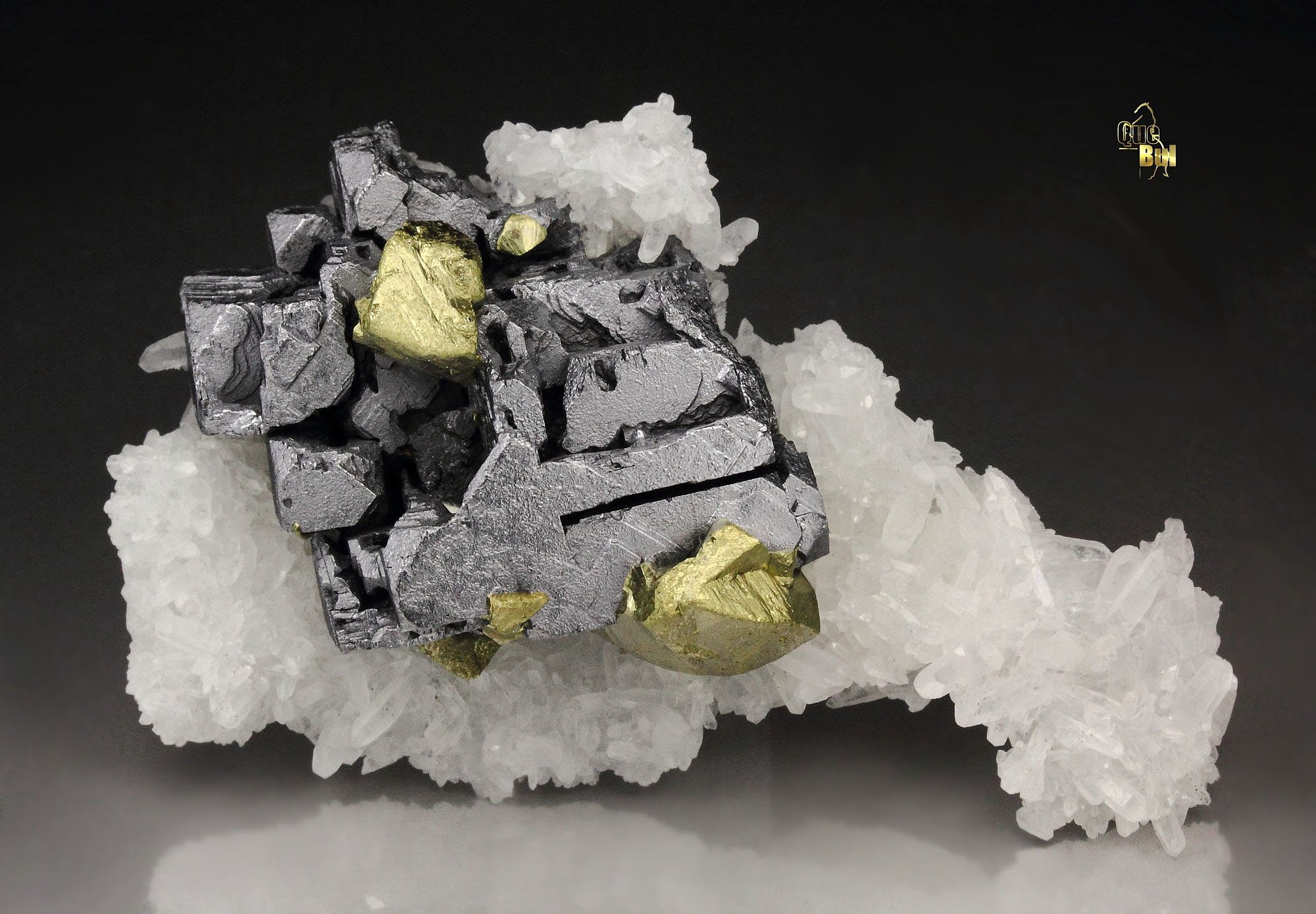 skeletal GALENA, CHALCOPYRITE, QUARTZ