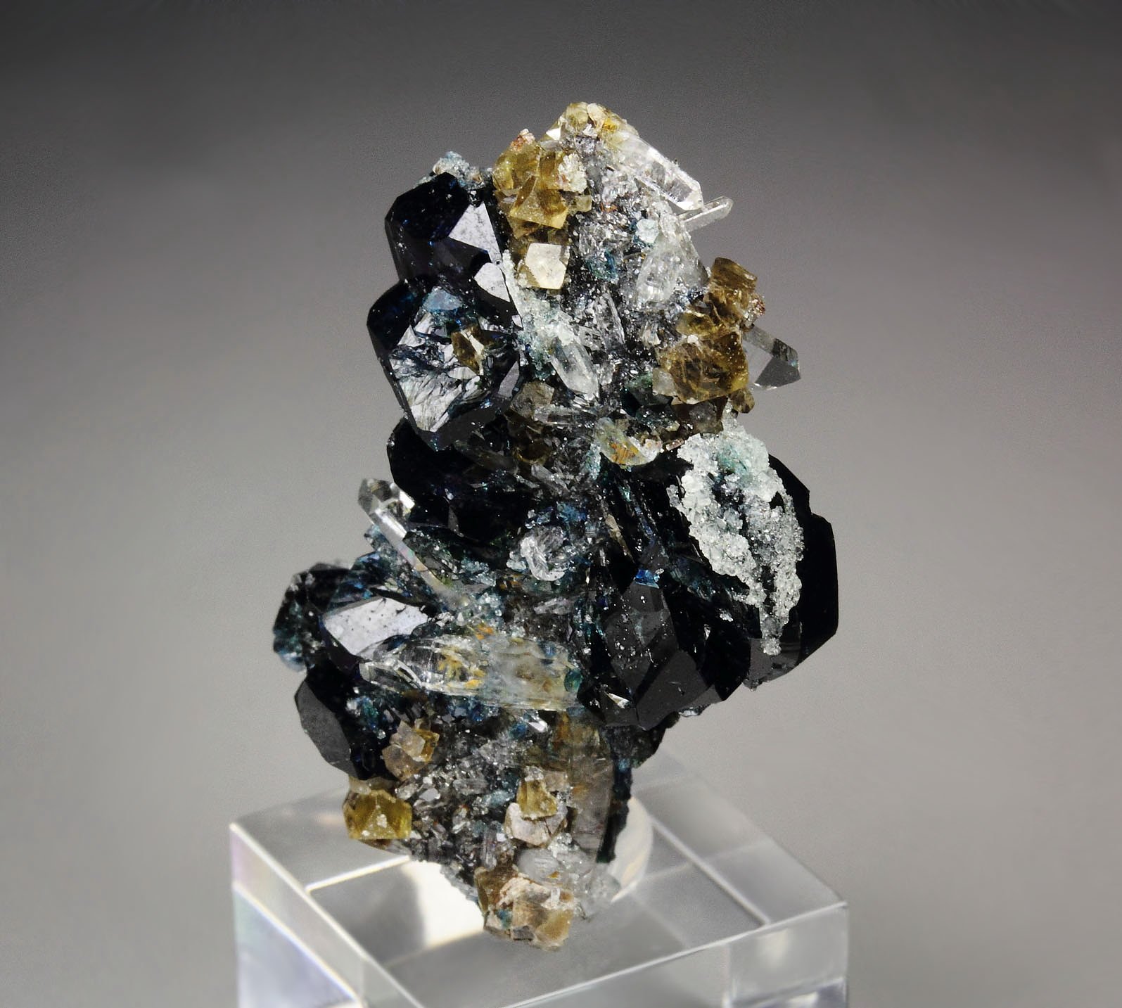 LAZULITE twinned, SIDERITE, QUARTZ 