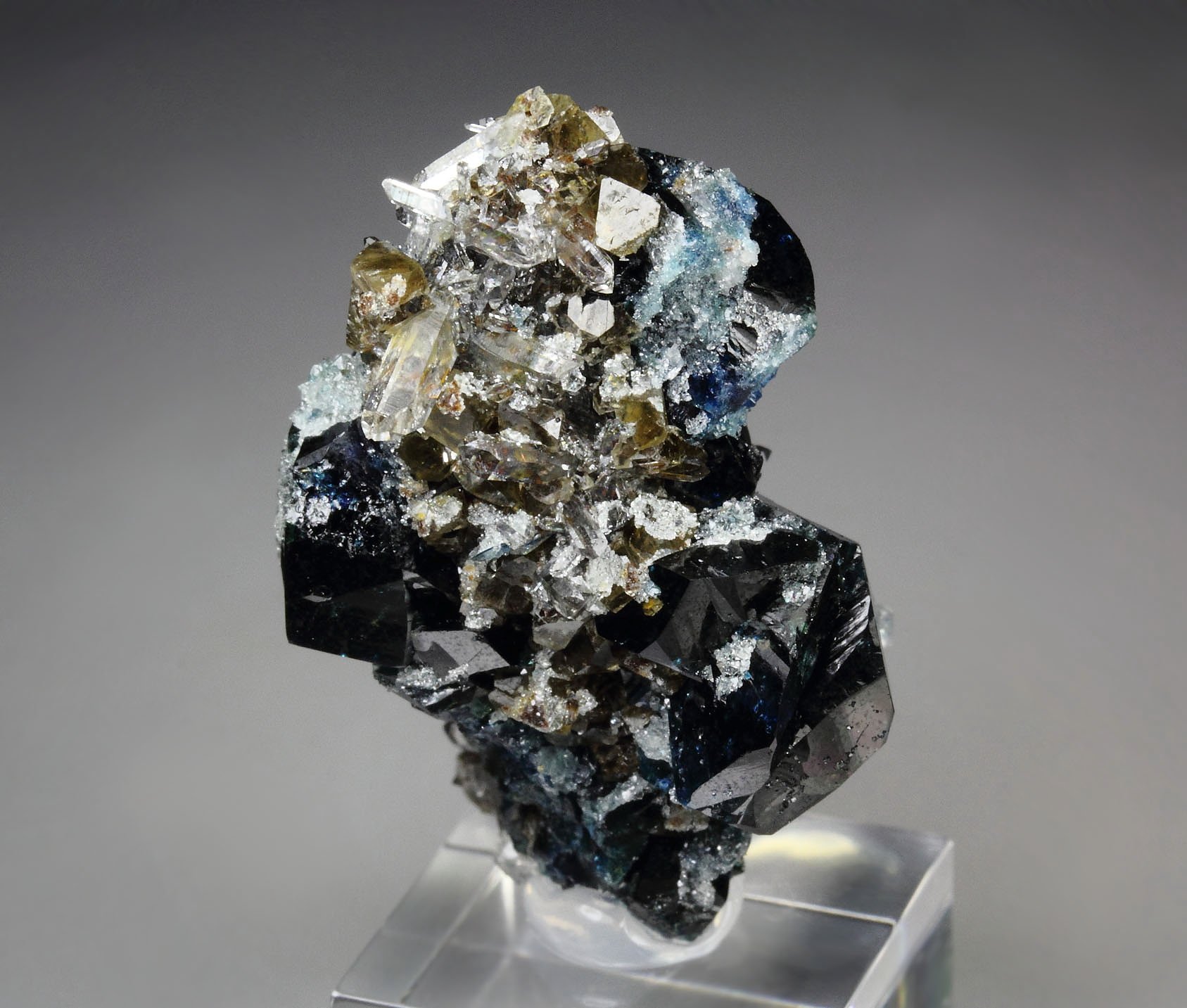 LAZULITE twinned, SIDERITE, QUARTZ 