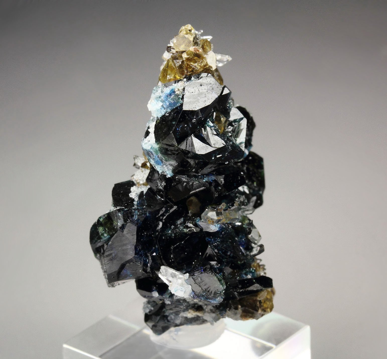 LAZULITE twinned, SIDERITE, QUARTZ 