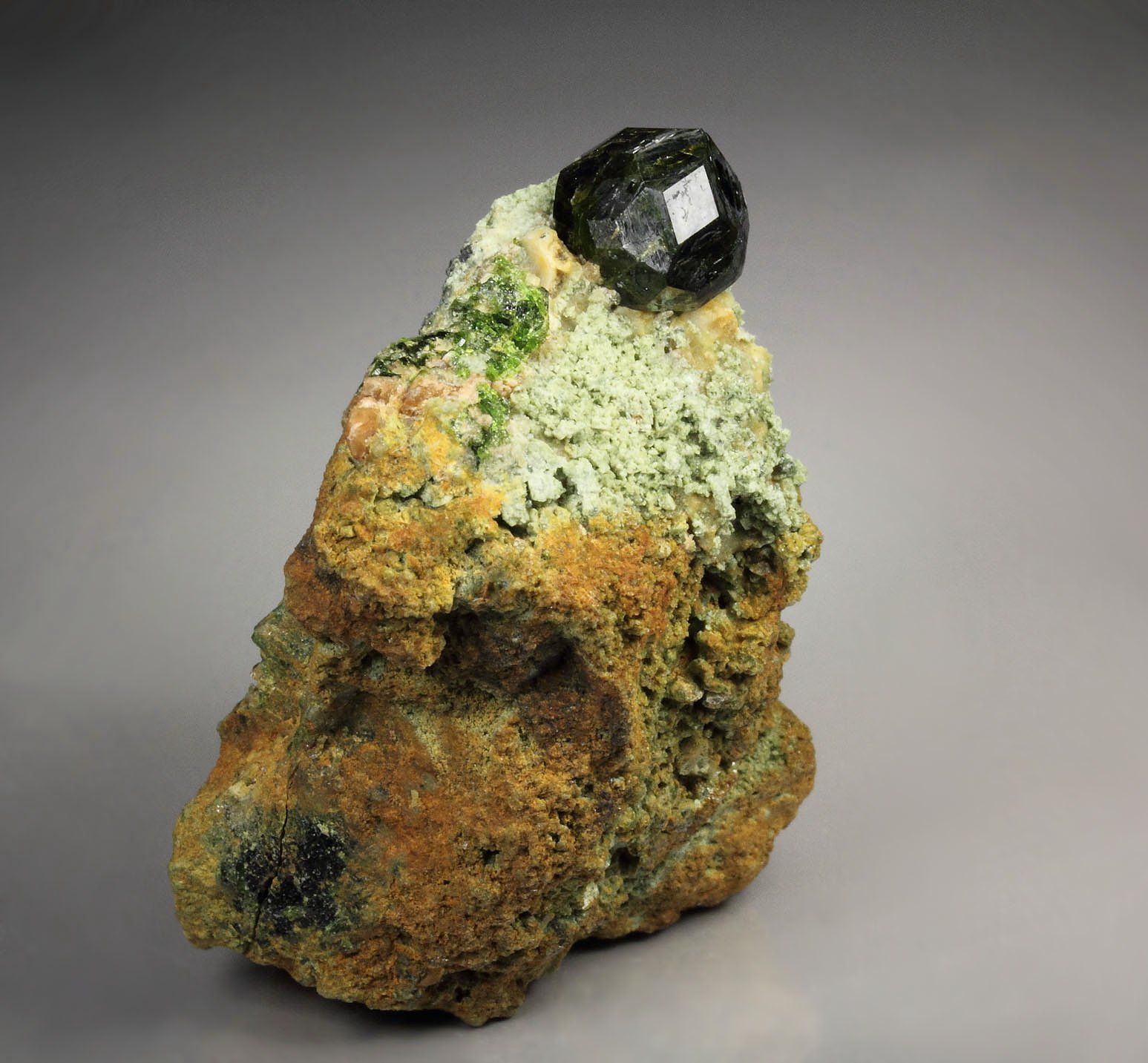 GARNET var. ANDRADITE var. DEMANTOID