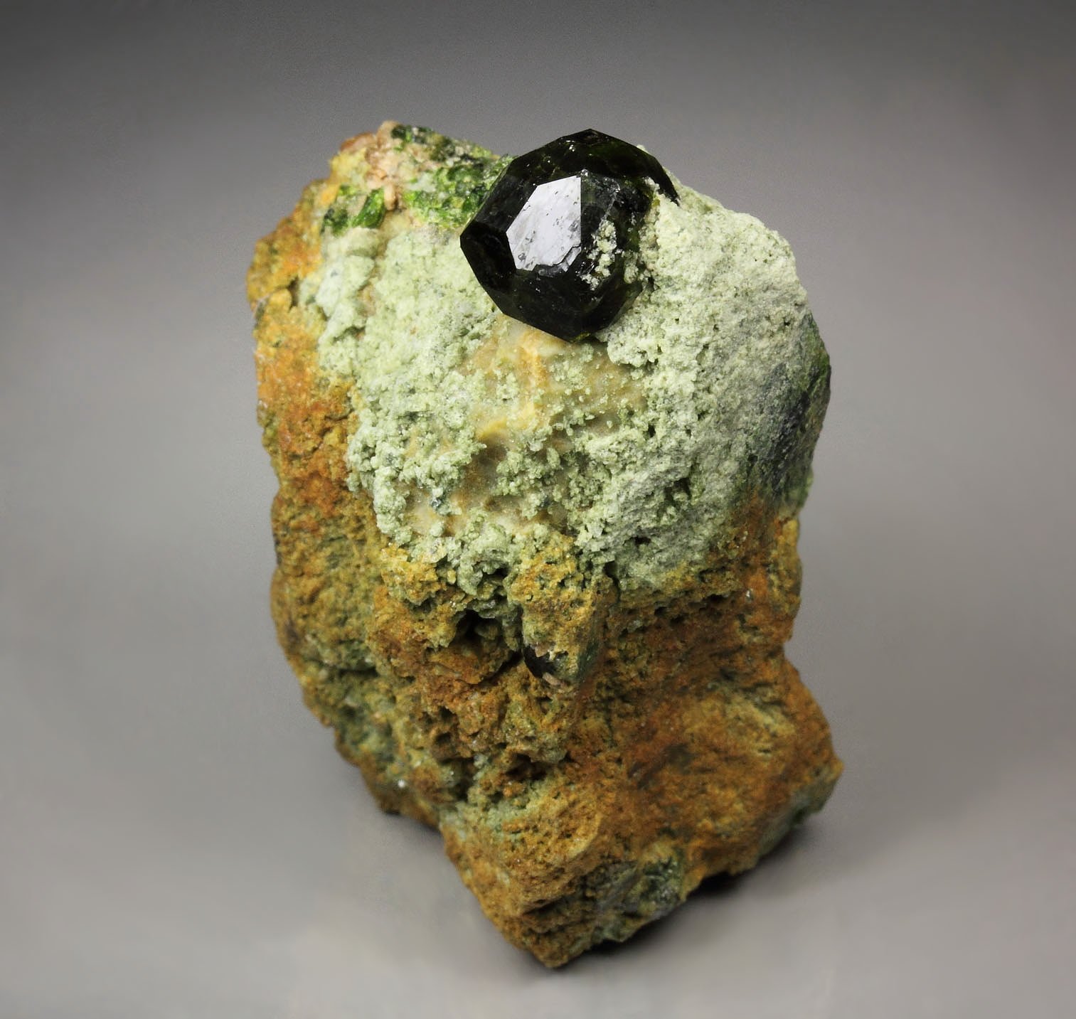 GARNET var. ANDRADITE var. DEMANTOID