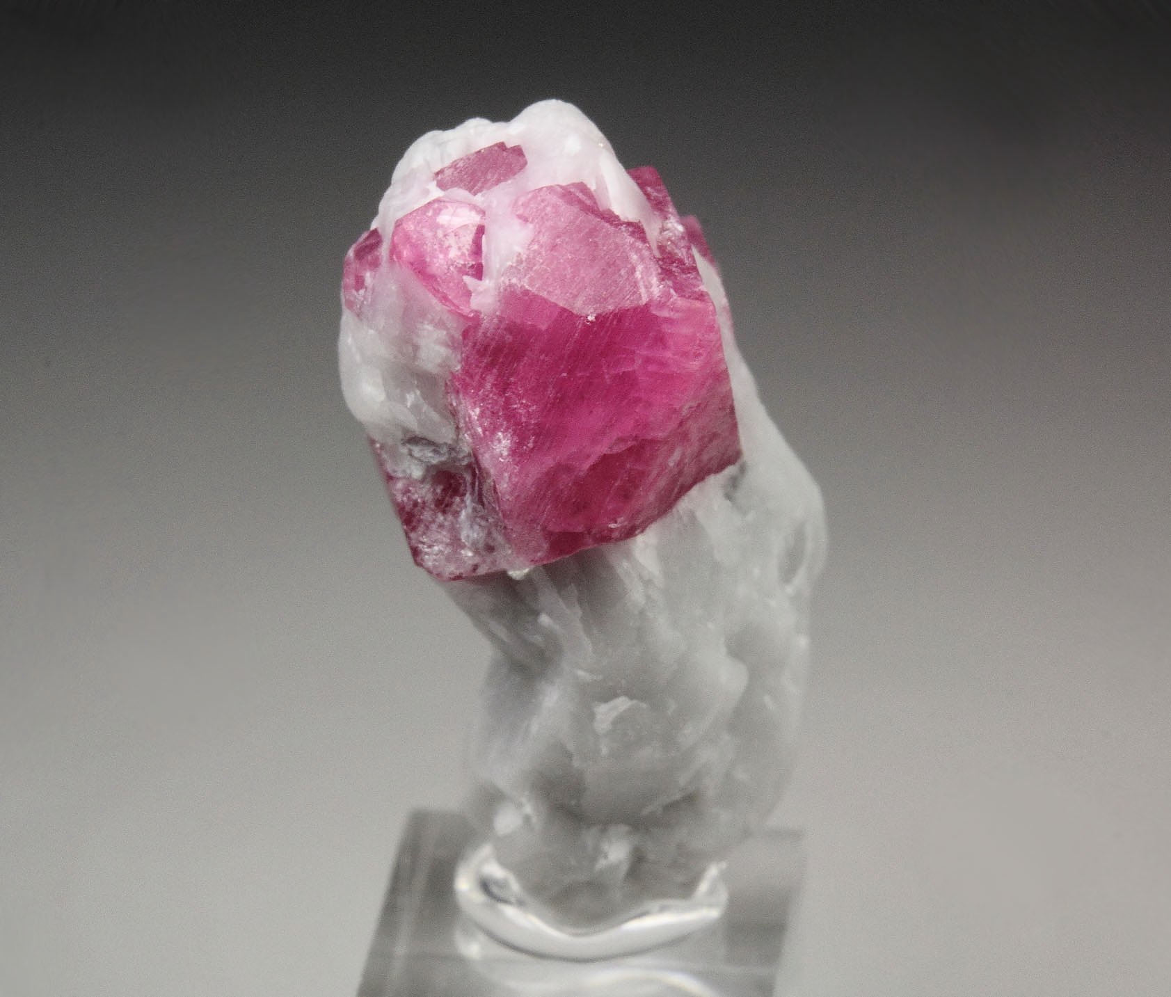 CORUNDUM var. RUBY