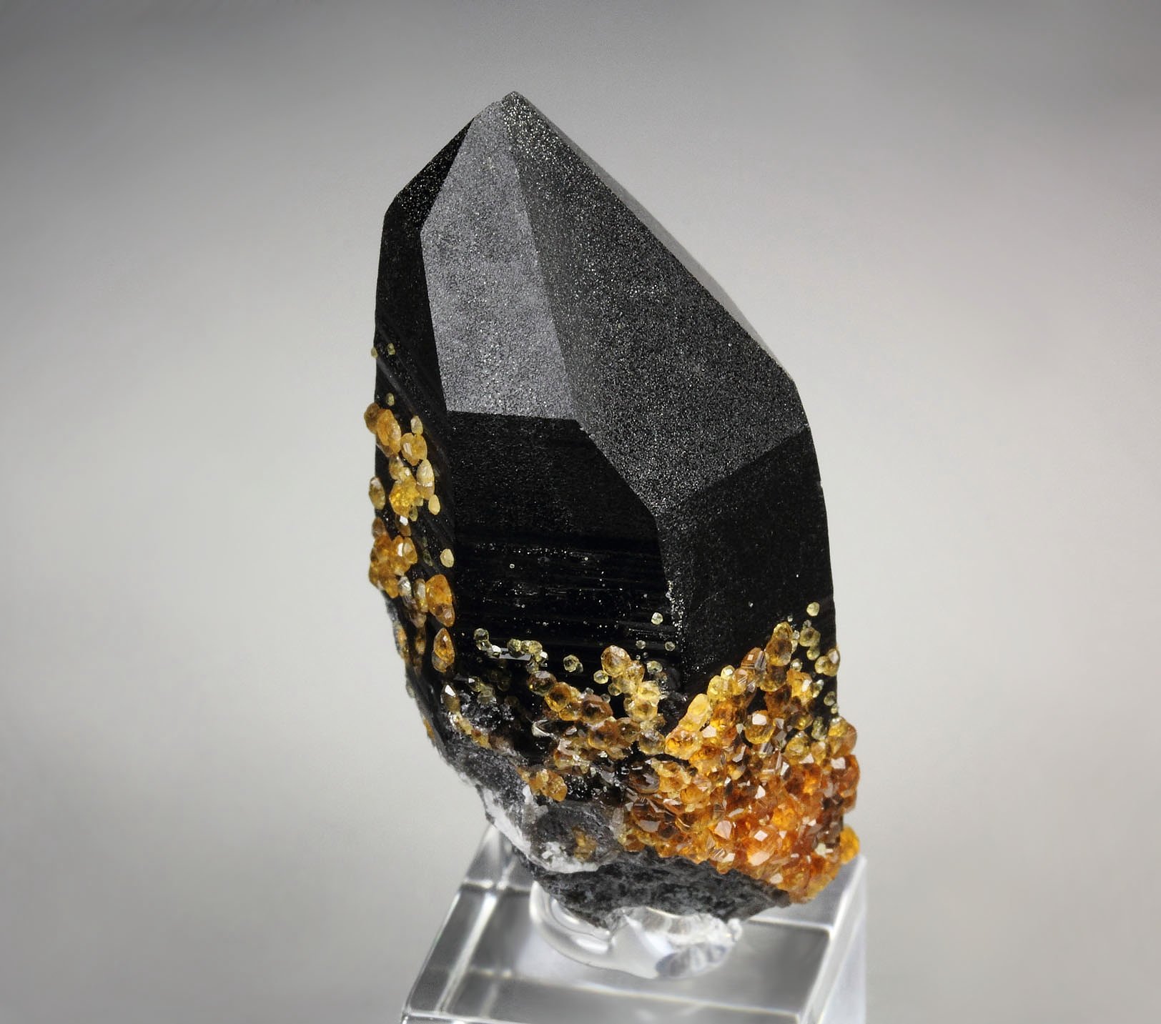 QUARTZ var. SMOKY, gem GARNET var. SPESSARTINE 