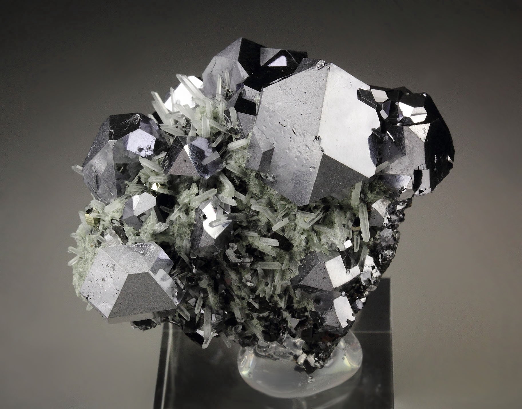 twinned GALENA, QUARTZ, SPHALERITE