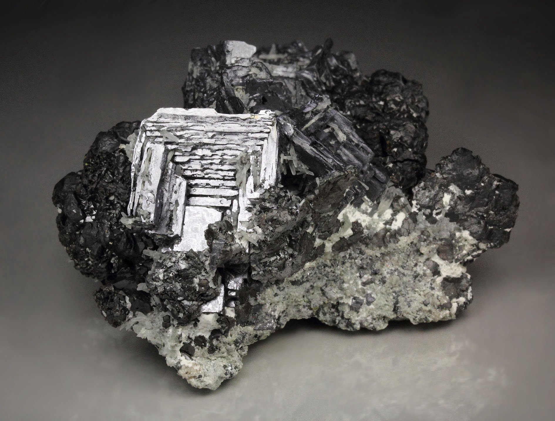 skeletal GALENA, SPHALERITE, QUARTZ