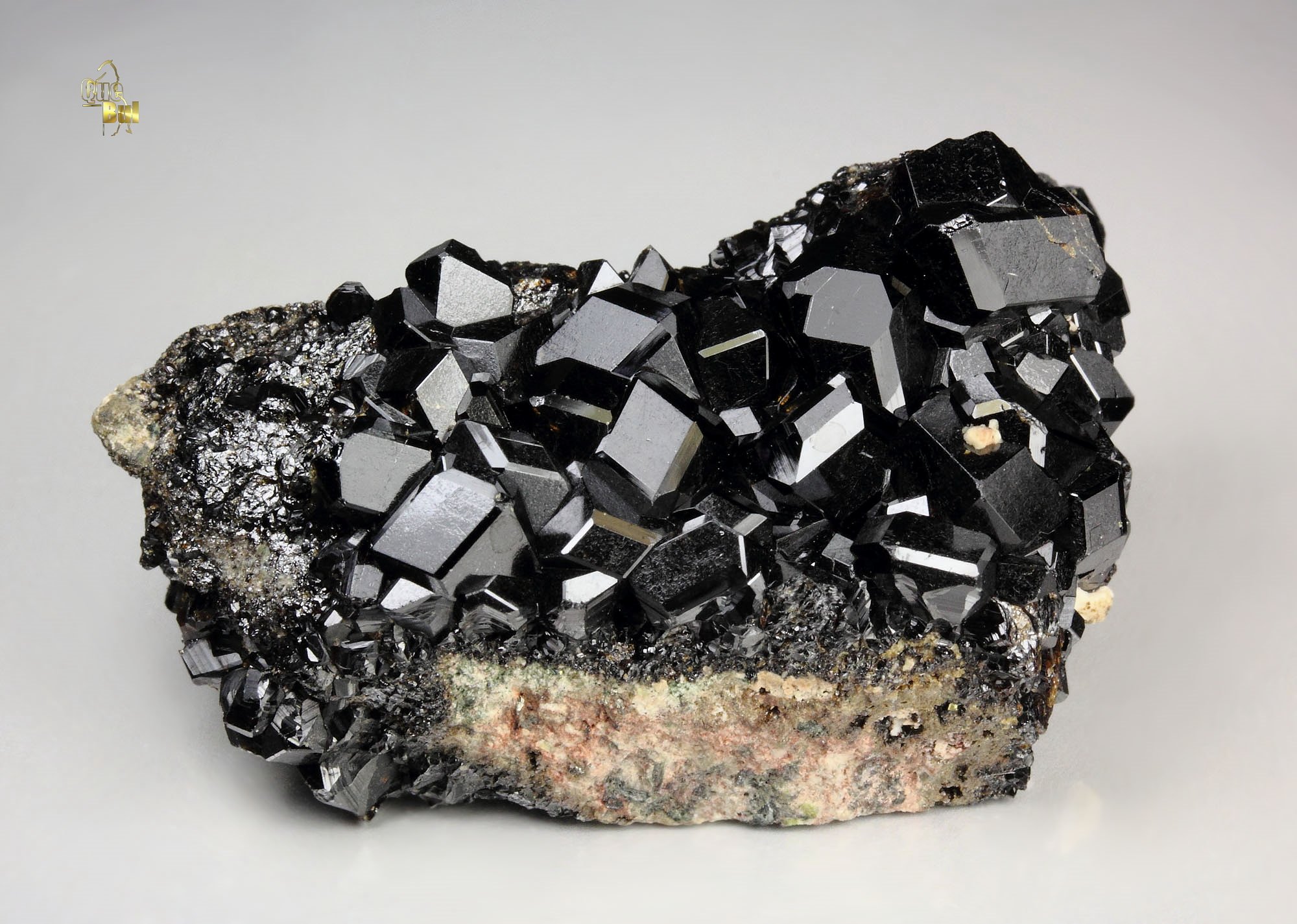 GARNET var. ANDRADITE var. MELANITE