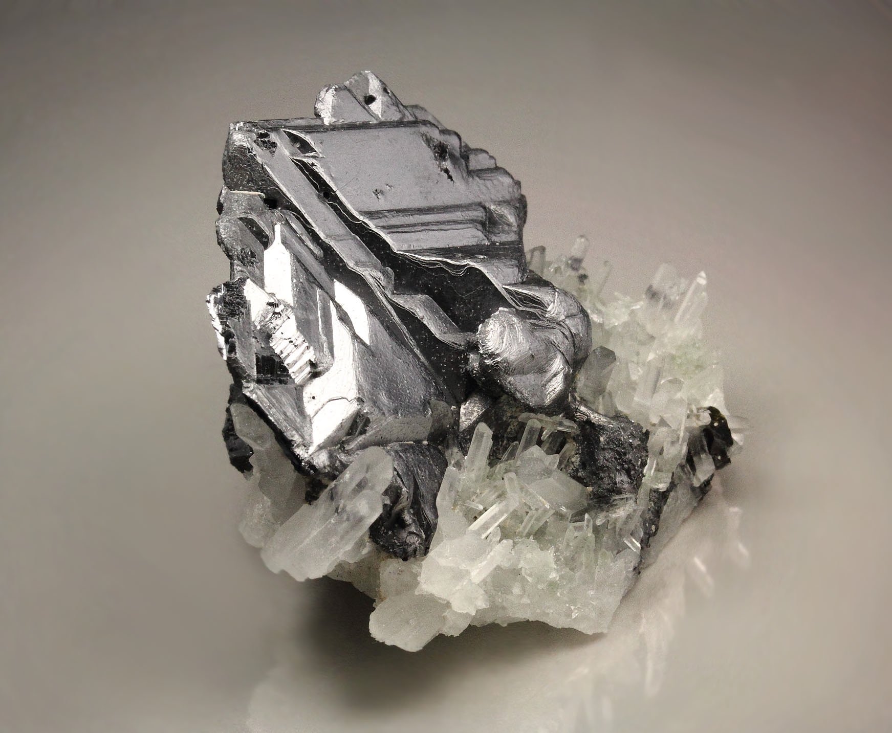 GALENA - SPINEL LAW TWIN, QUARTZ