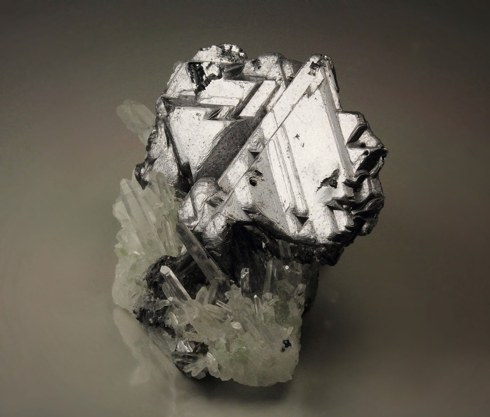 GALENA - SPINEL LAW TWIN, QUARTZ