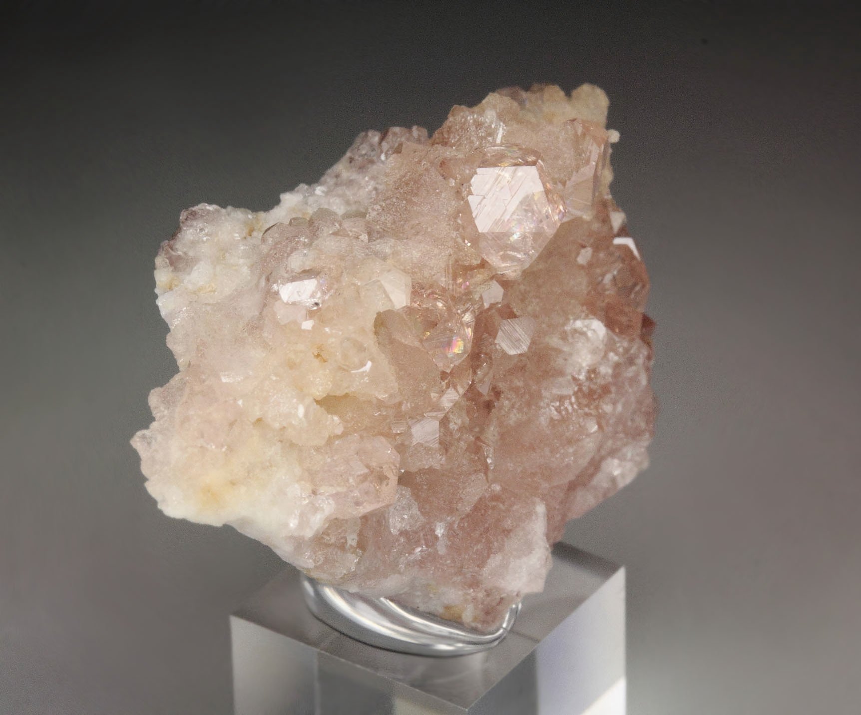 gem PINK GARNET var. GROSSULAR