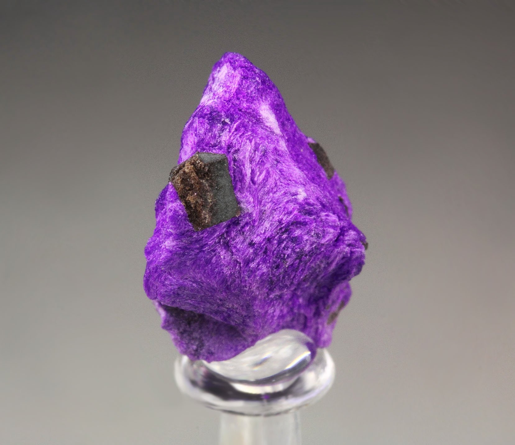 crystallized SUGILITE