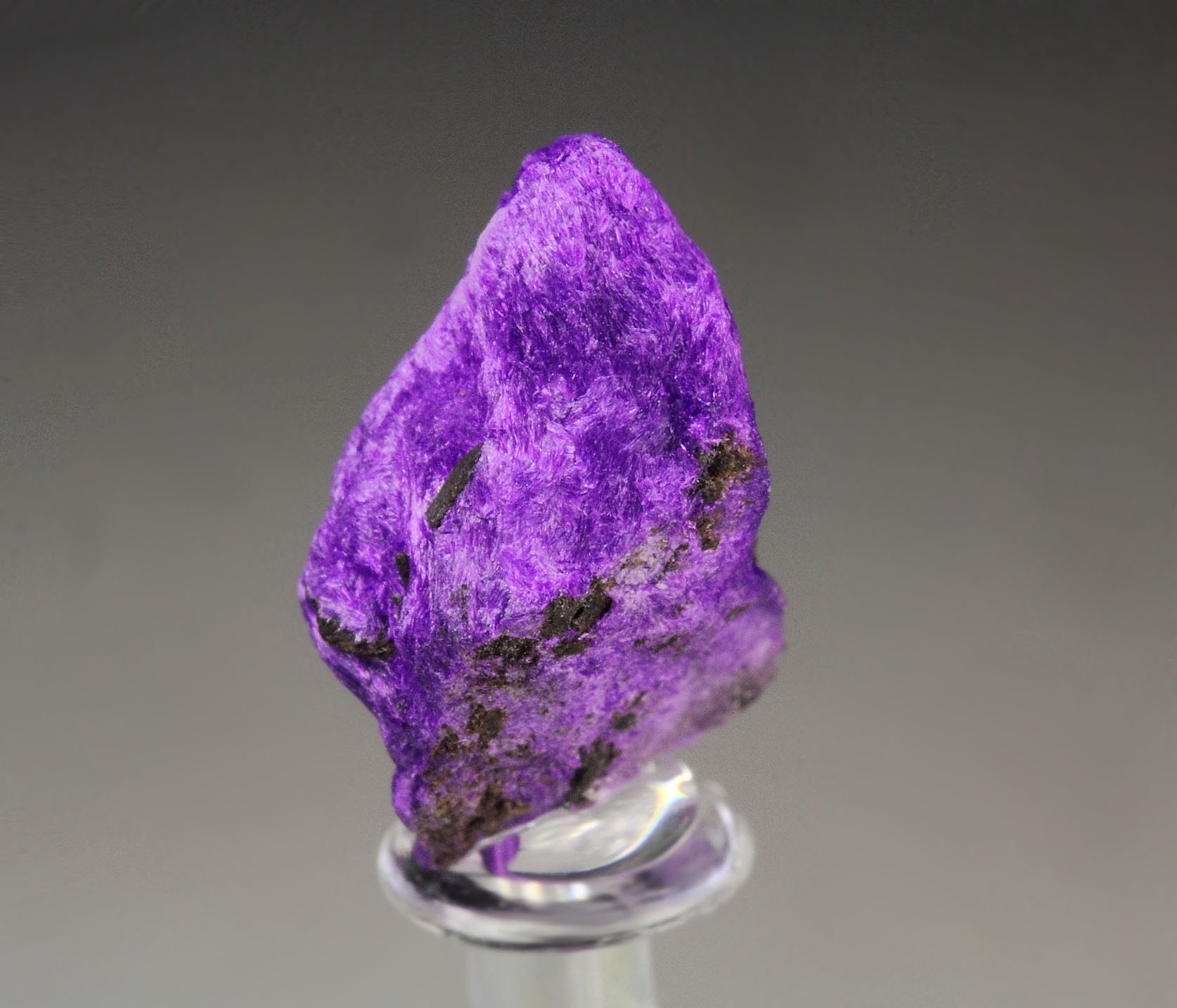 crystallized SUGILITE