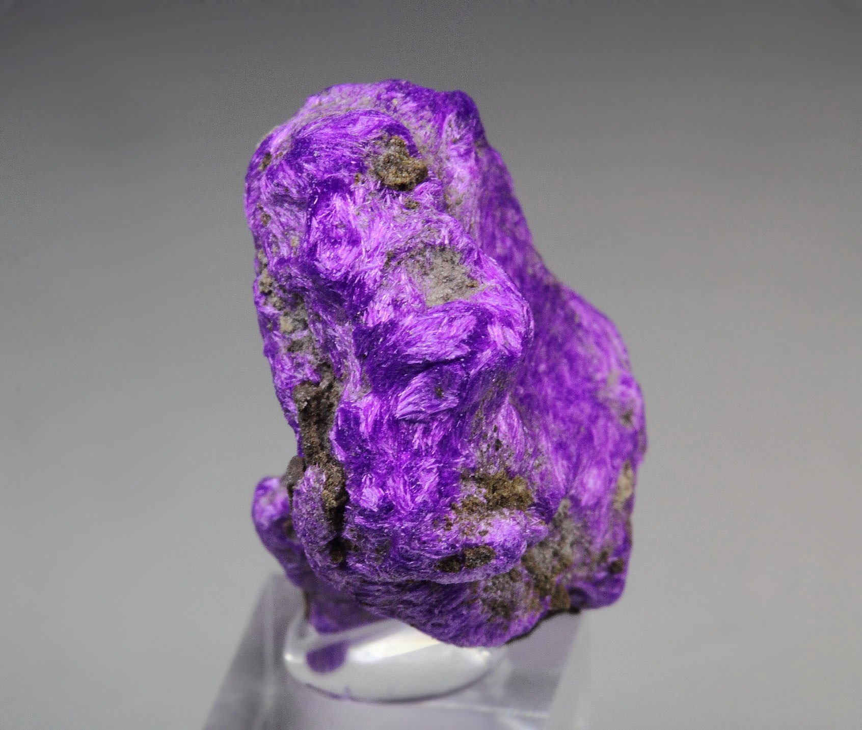 crystallized SUGILITE