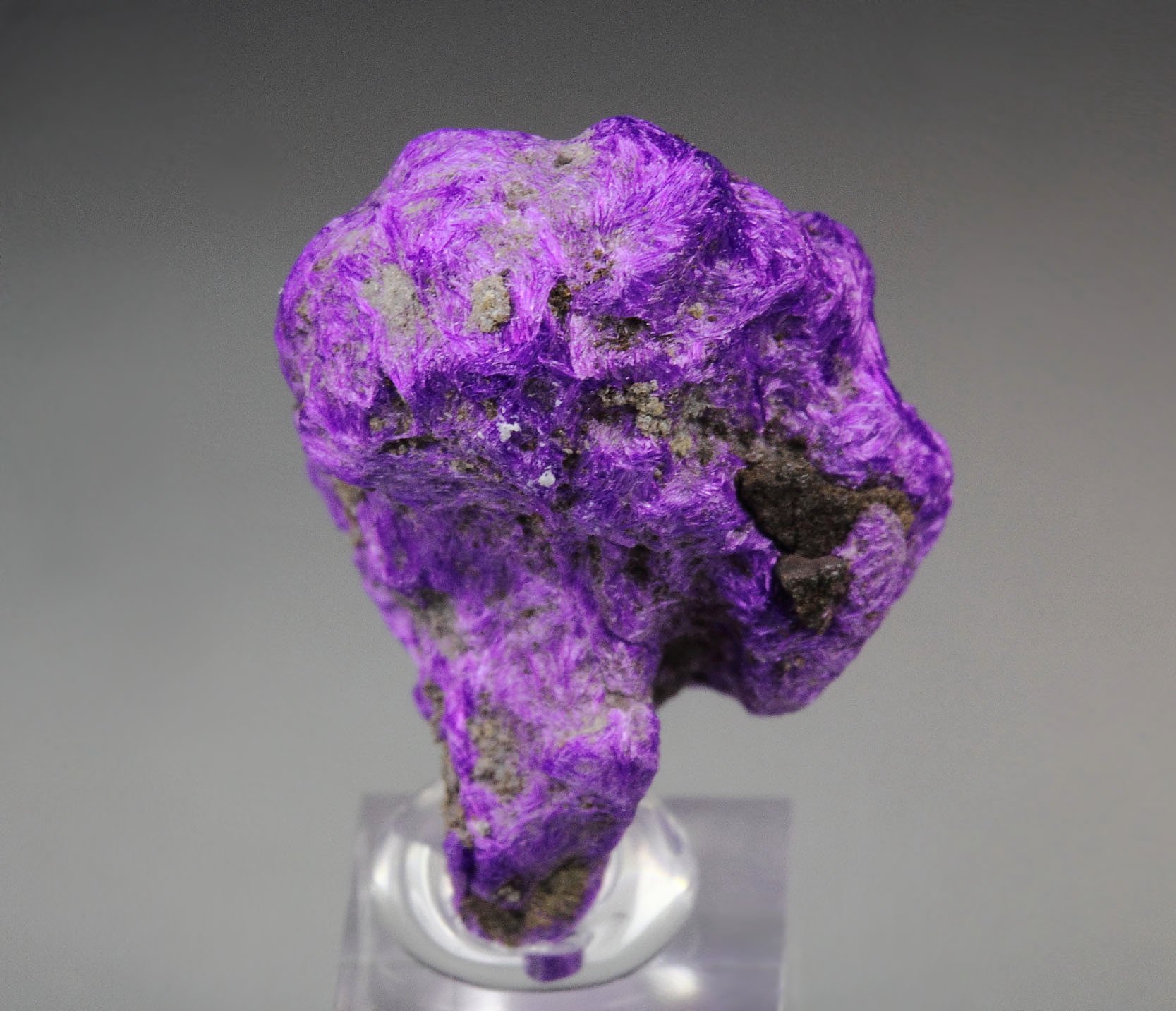 crystallized SUGILITE