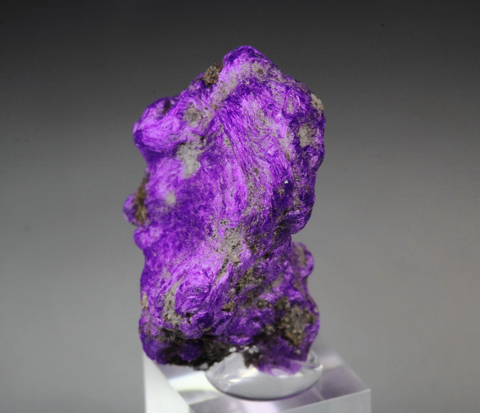 crystallized SUGILITE