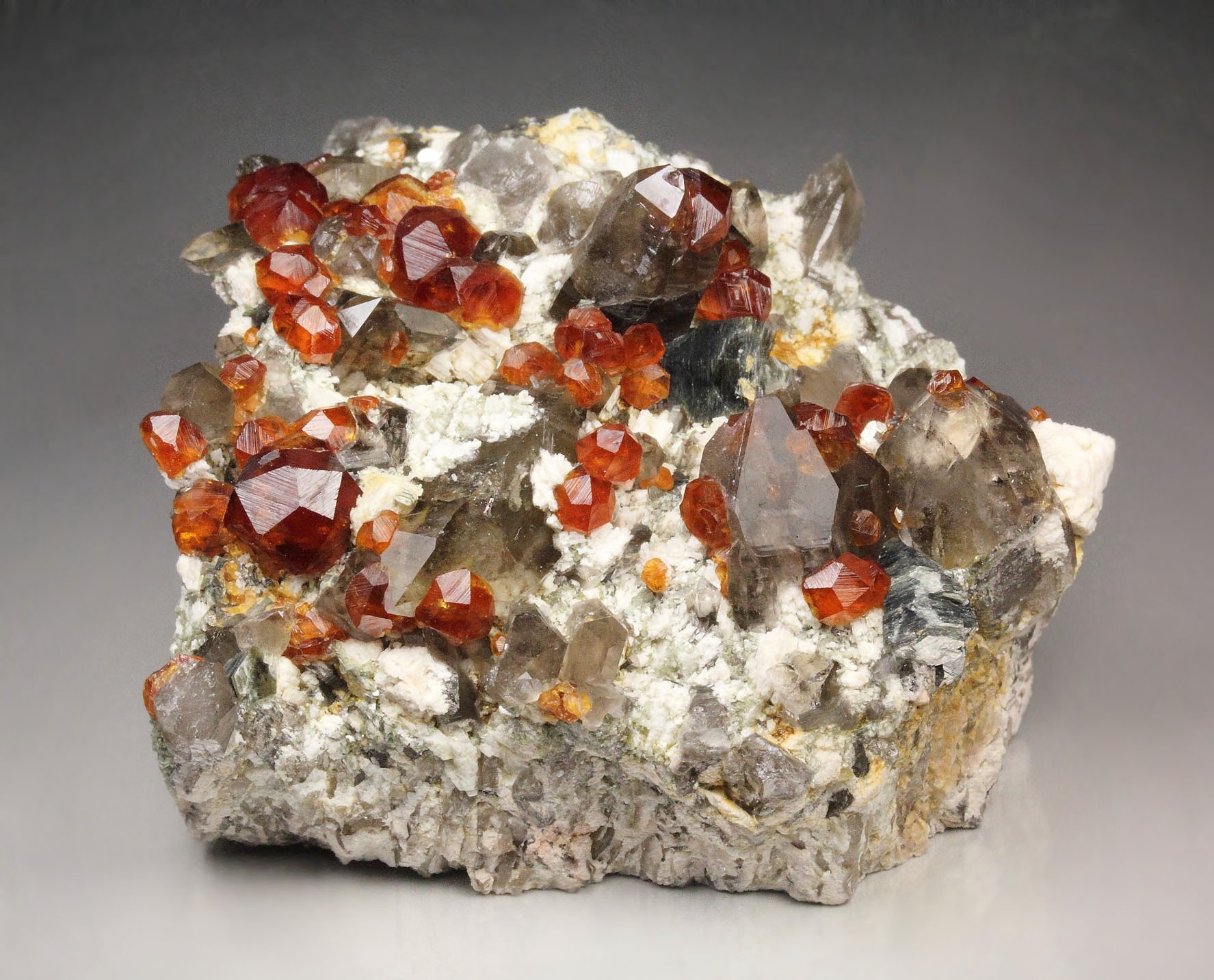 gem GARNET var. SPESSARTINE, QUARTZ var. SMOKY