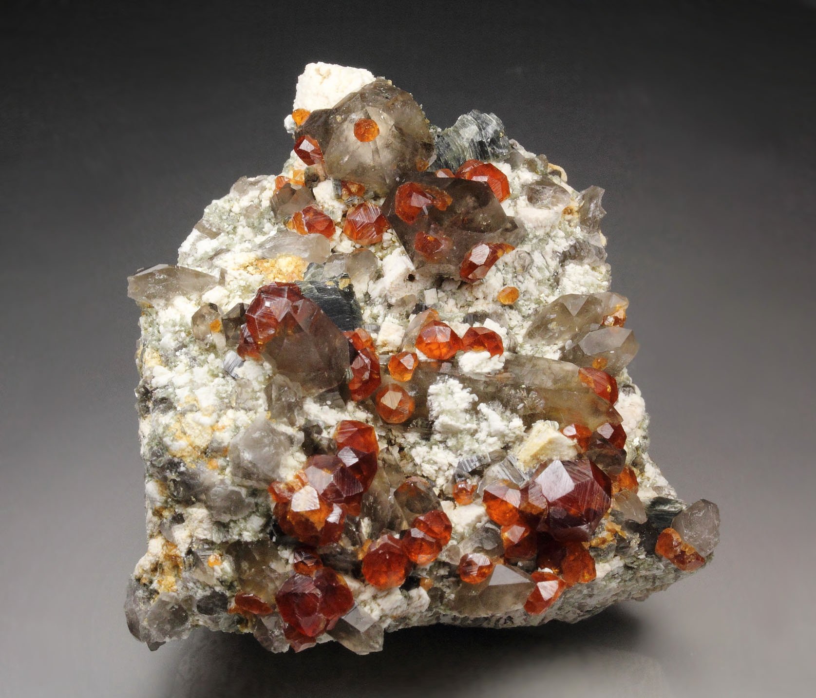 gem GARNET var. SPESSARTINE, QUARTZ var. SMOKY