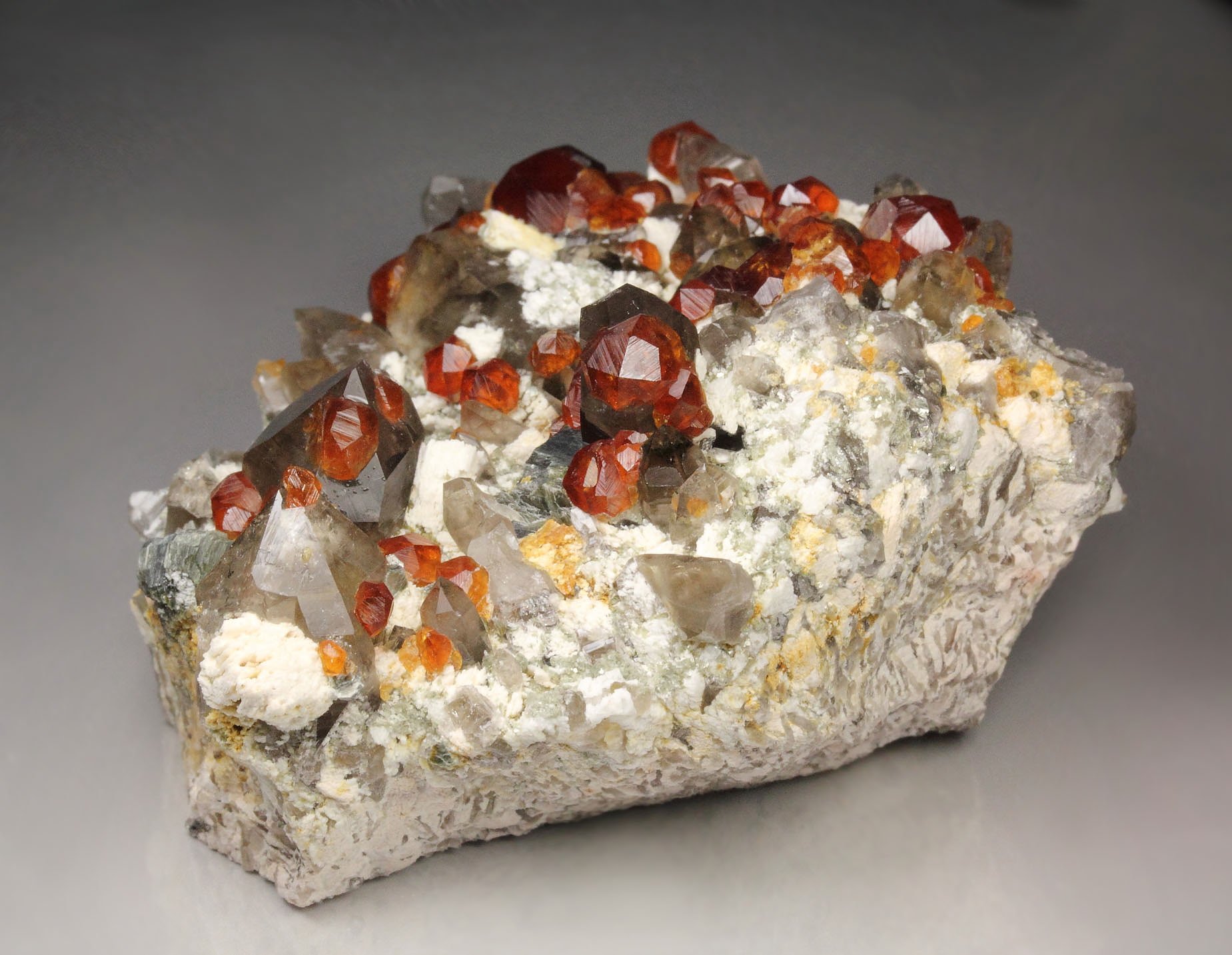 gem GARNET var. SPESSARTINE, QUARTZ var. SMOKY