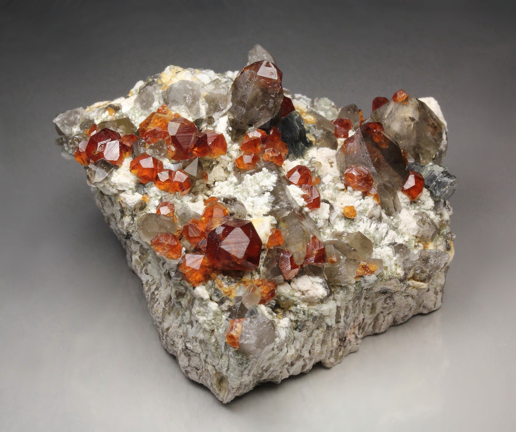 gem GARNET var. SPESSARTINE, QUARTZ var. SMOKY