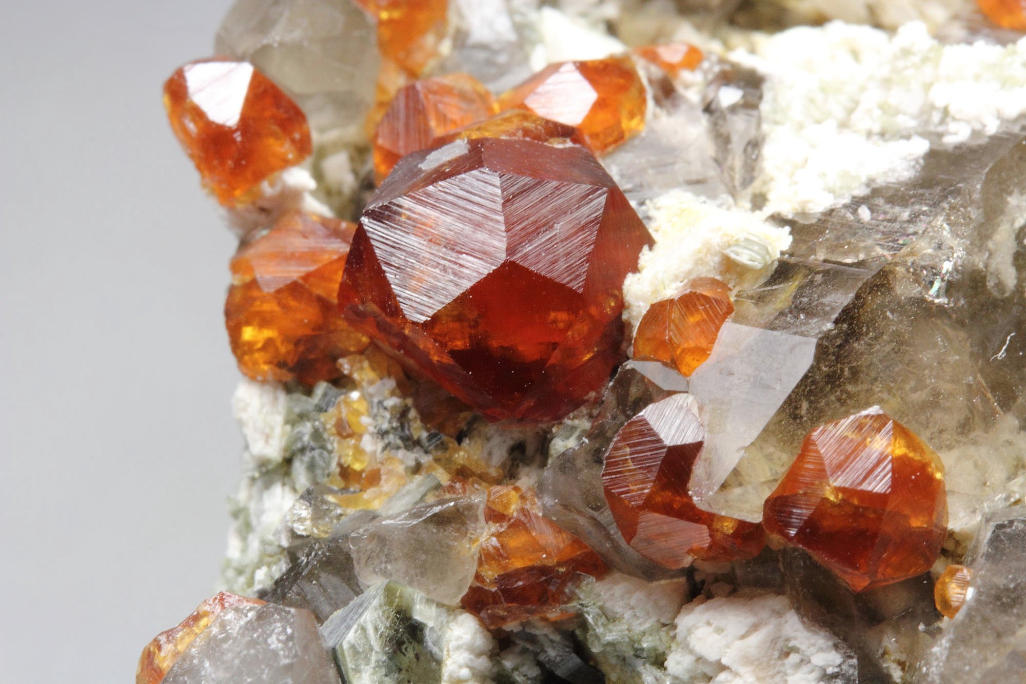 gem GARNET var. SPESSARTINE, QUARTZ var. SMOKY