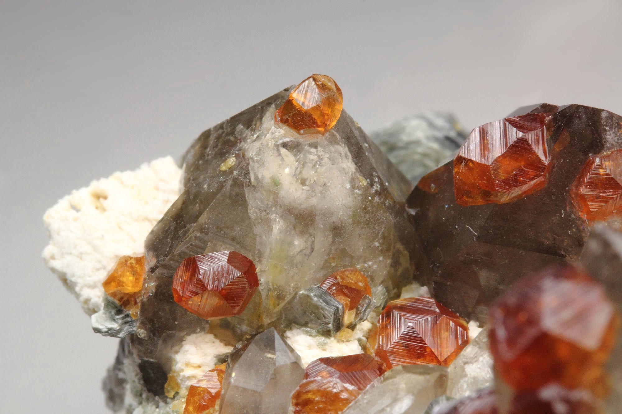 gem GARNET var. SPESSARTINE, QUARTZ var. SMOKY