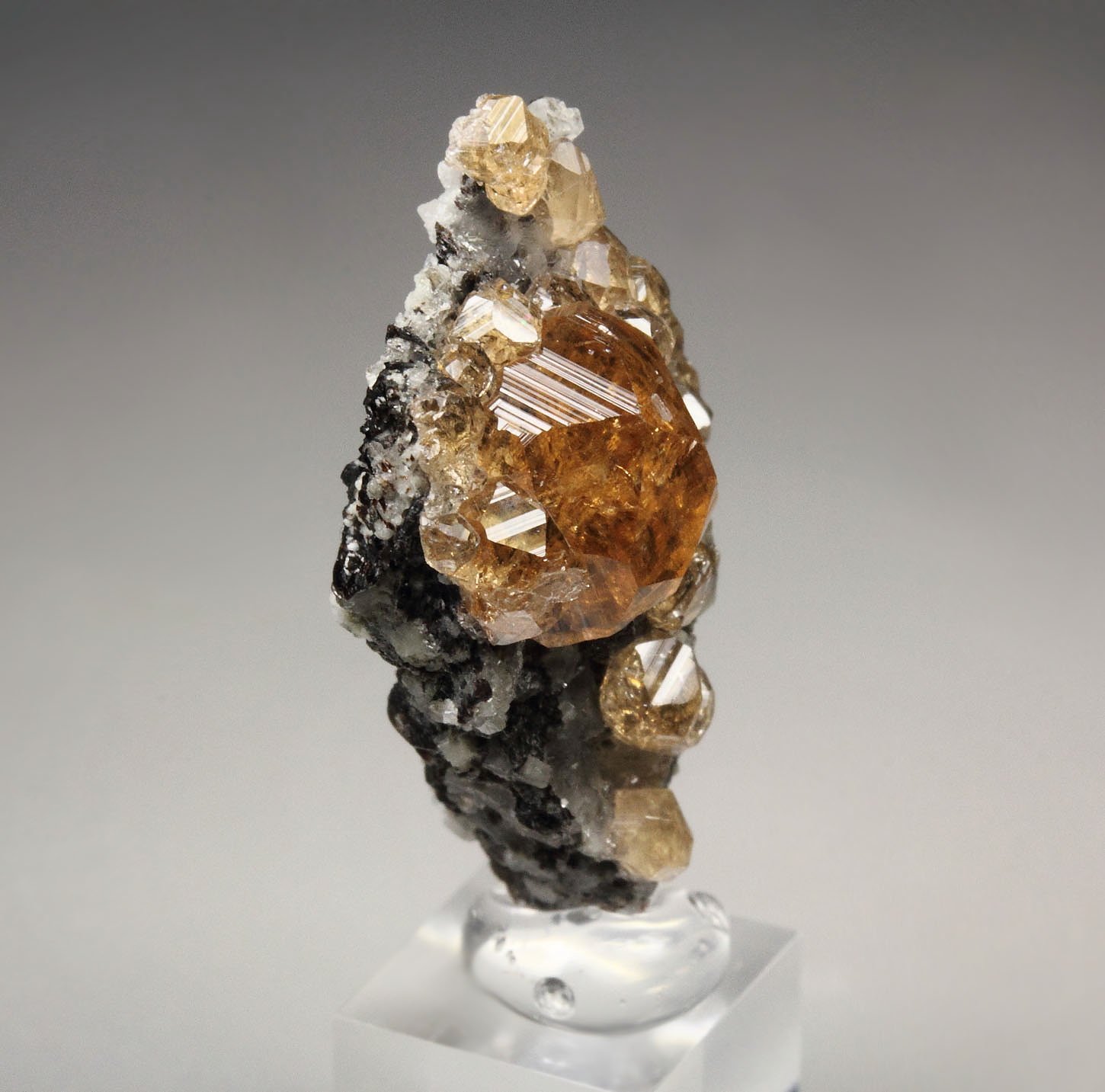 gem GARNET var. GROSSULAR