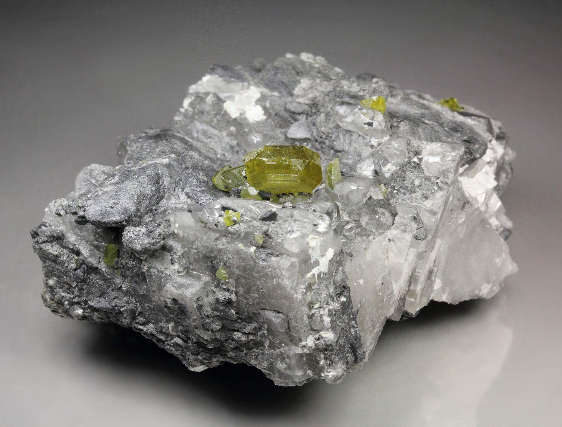 gem SPHALERITE var. CLEIOPHANE twinned