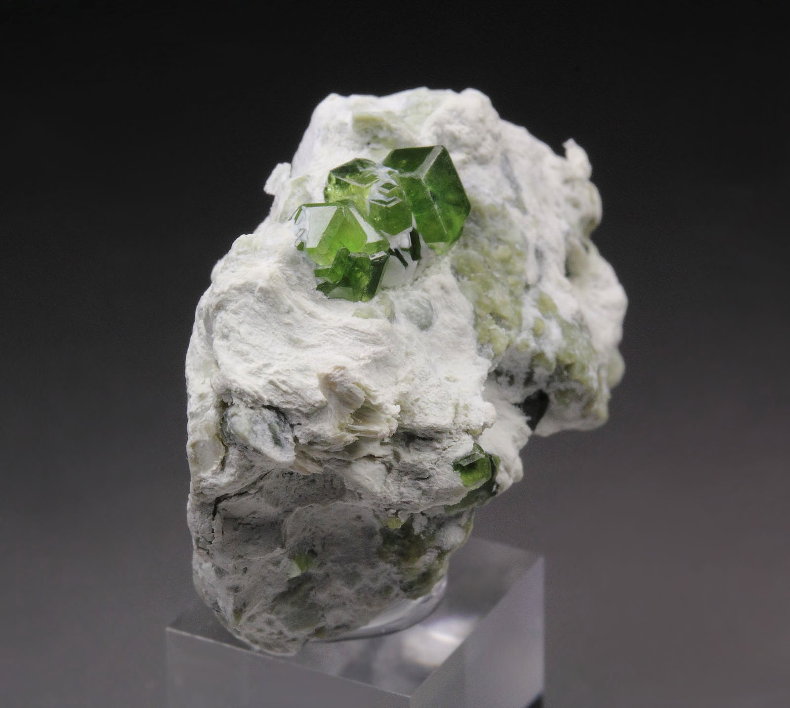 gem GARNET var. ANDRADITE var. DEMANTOID