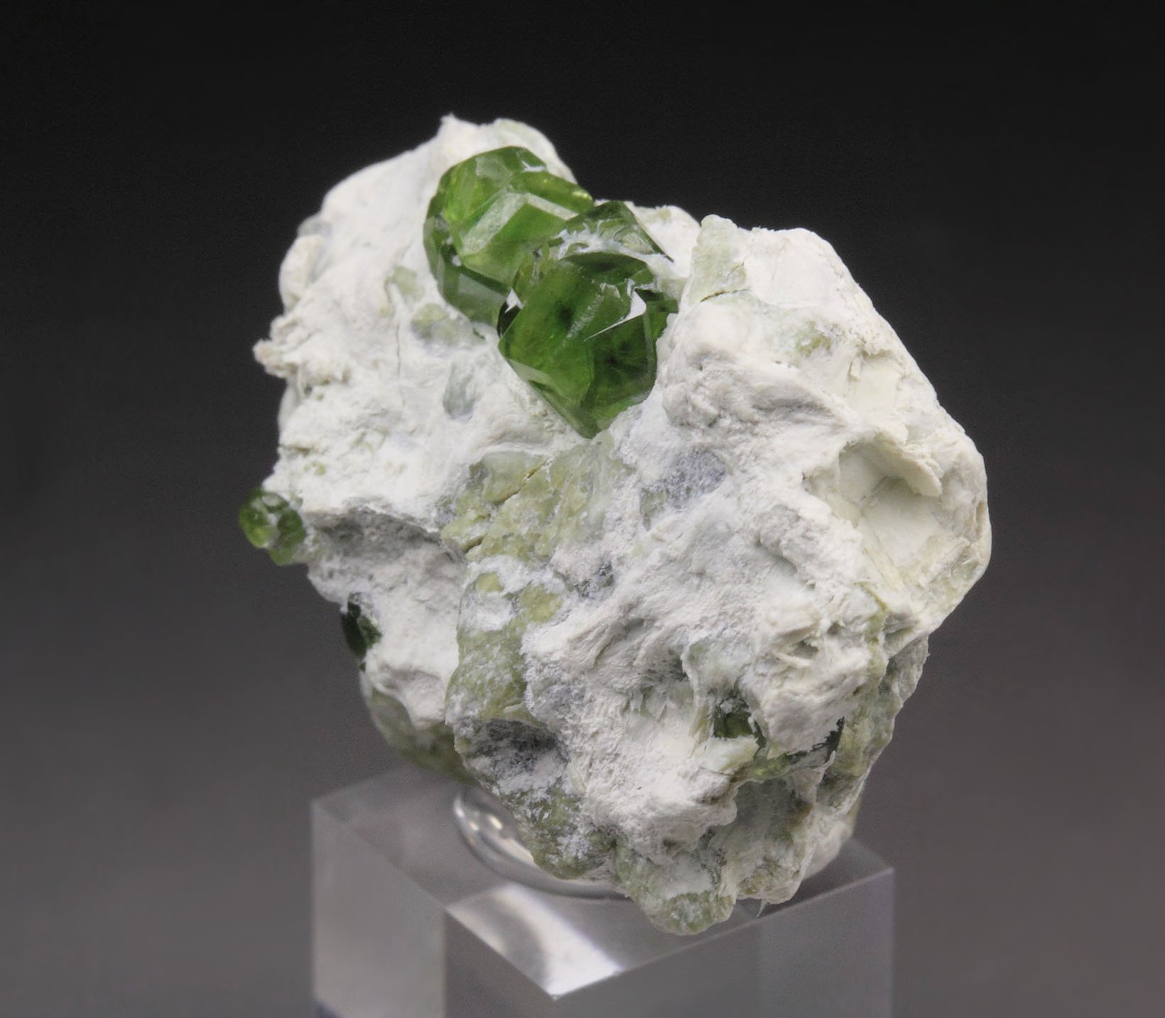 gem GARNET var. ANDRADITE var. DEMANTOID