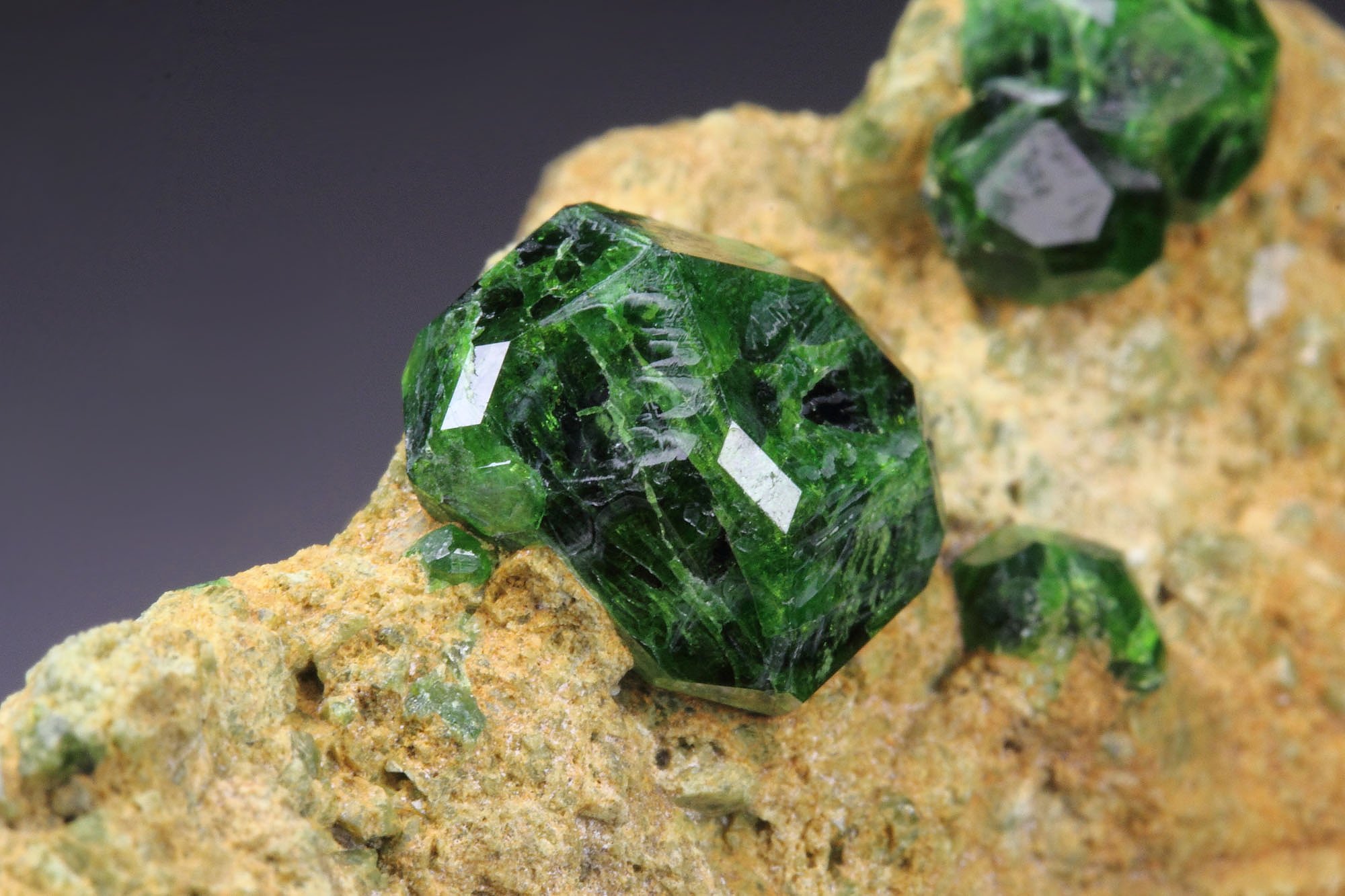 GARNET var. ANDRADITE var. DEMANTOID