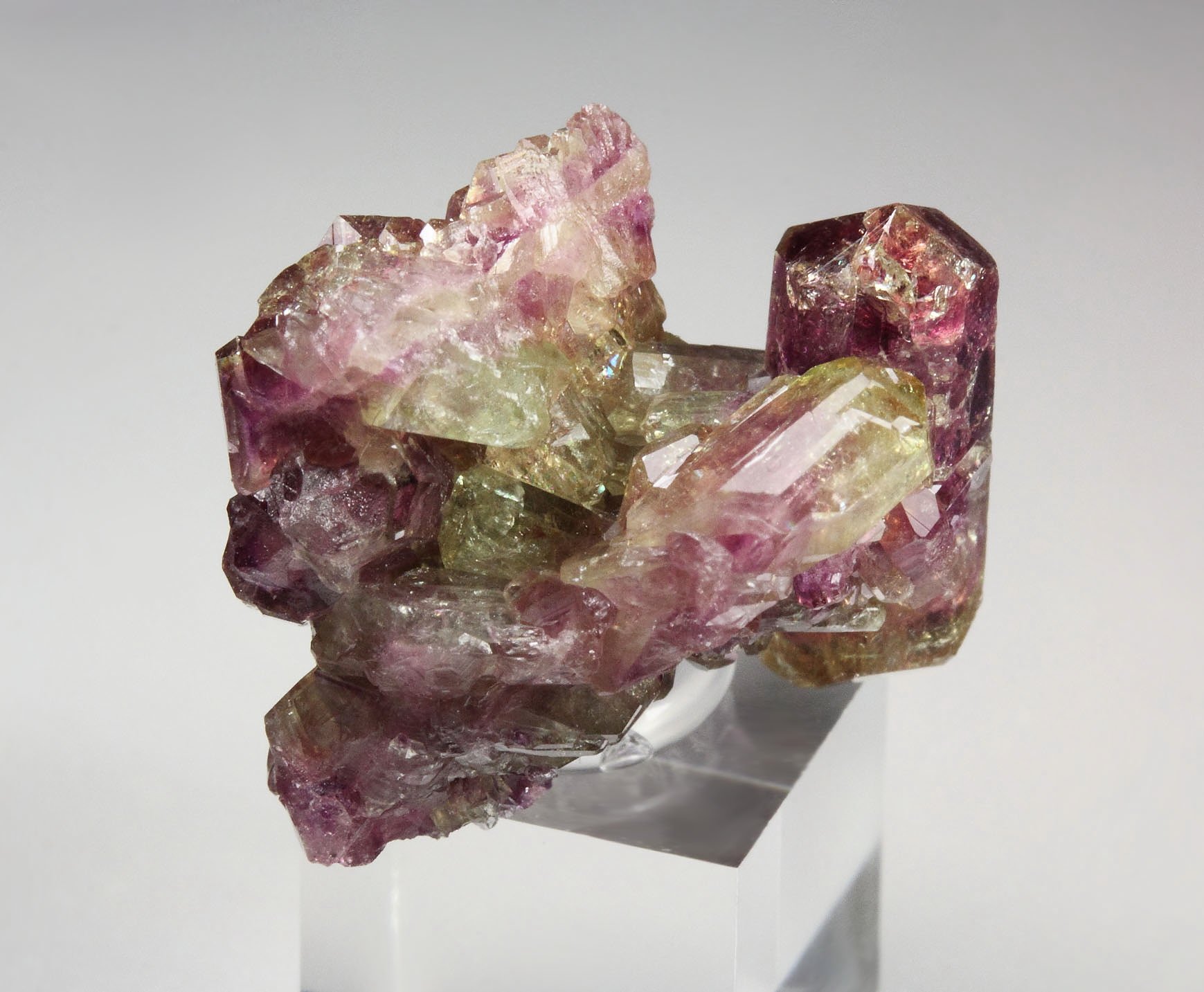 gem VESUVIANITE var. MANGANOAN