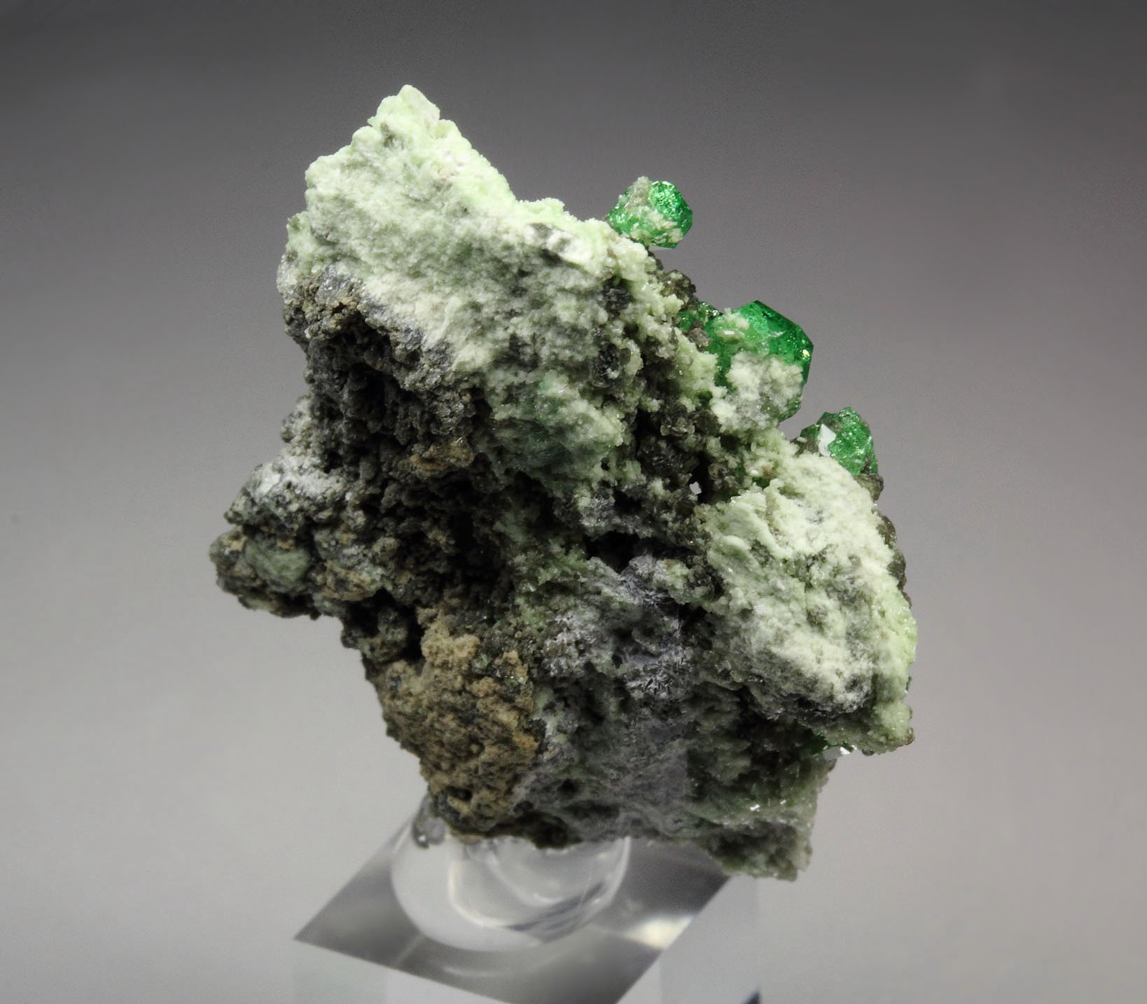 gem GARNET var. GROSSULAR var. CHROMIAN, DIOPSIDE, CLINOCHLORE