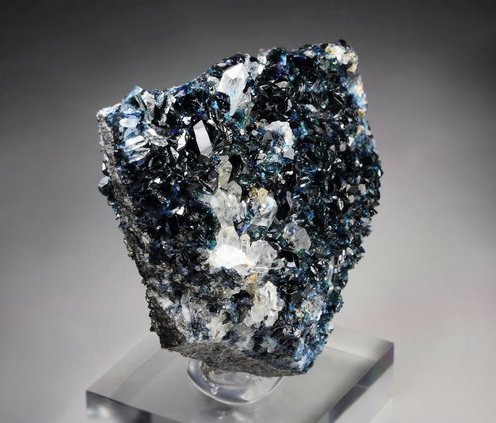 LAZULITE, SIDERITE, QUARTZ