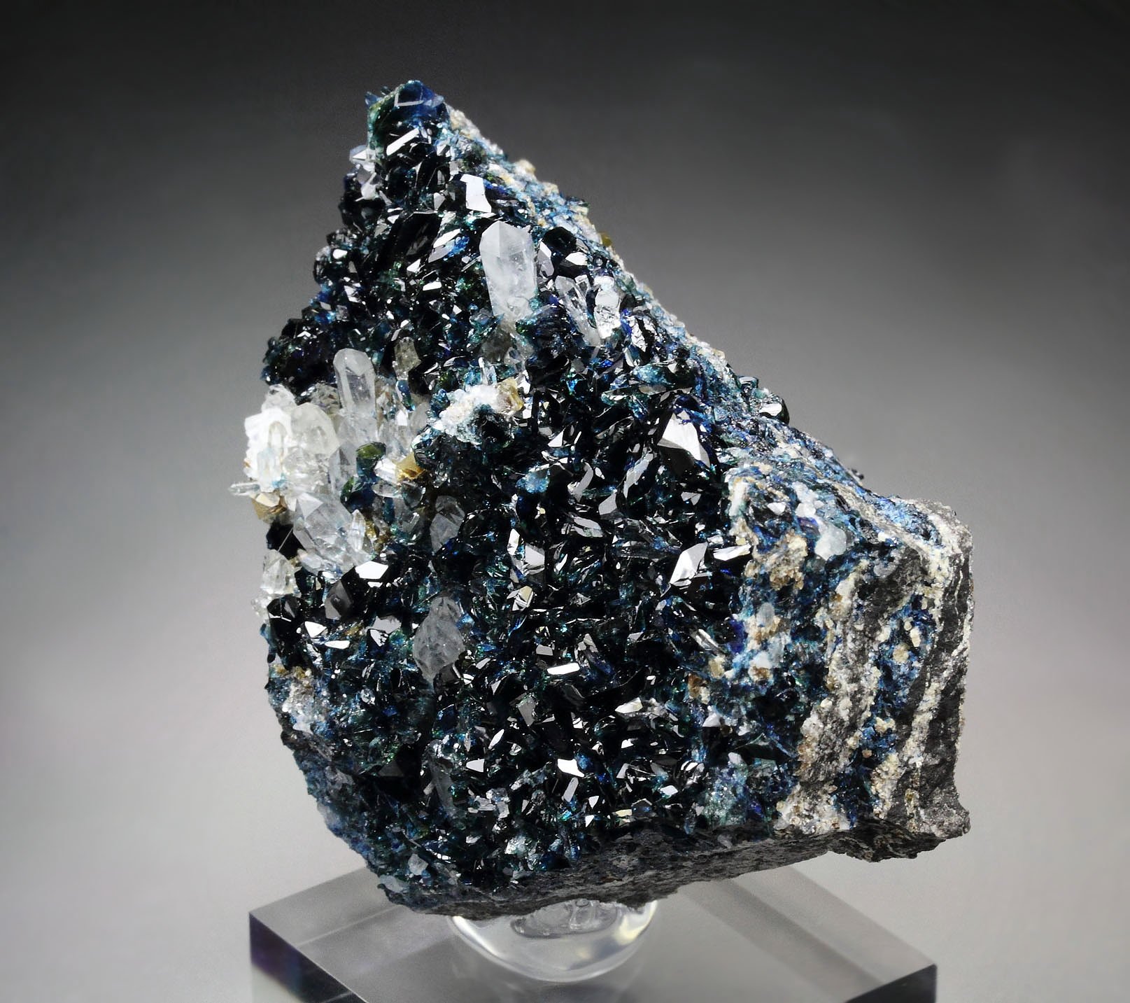 LAZULITE, SIDERITE, QUARTZ