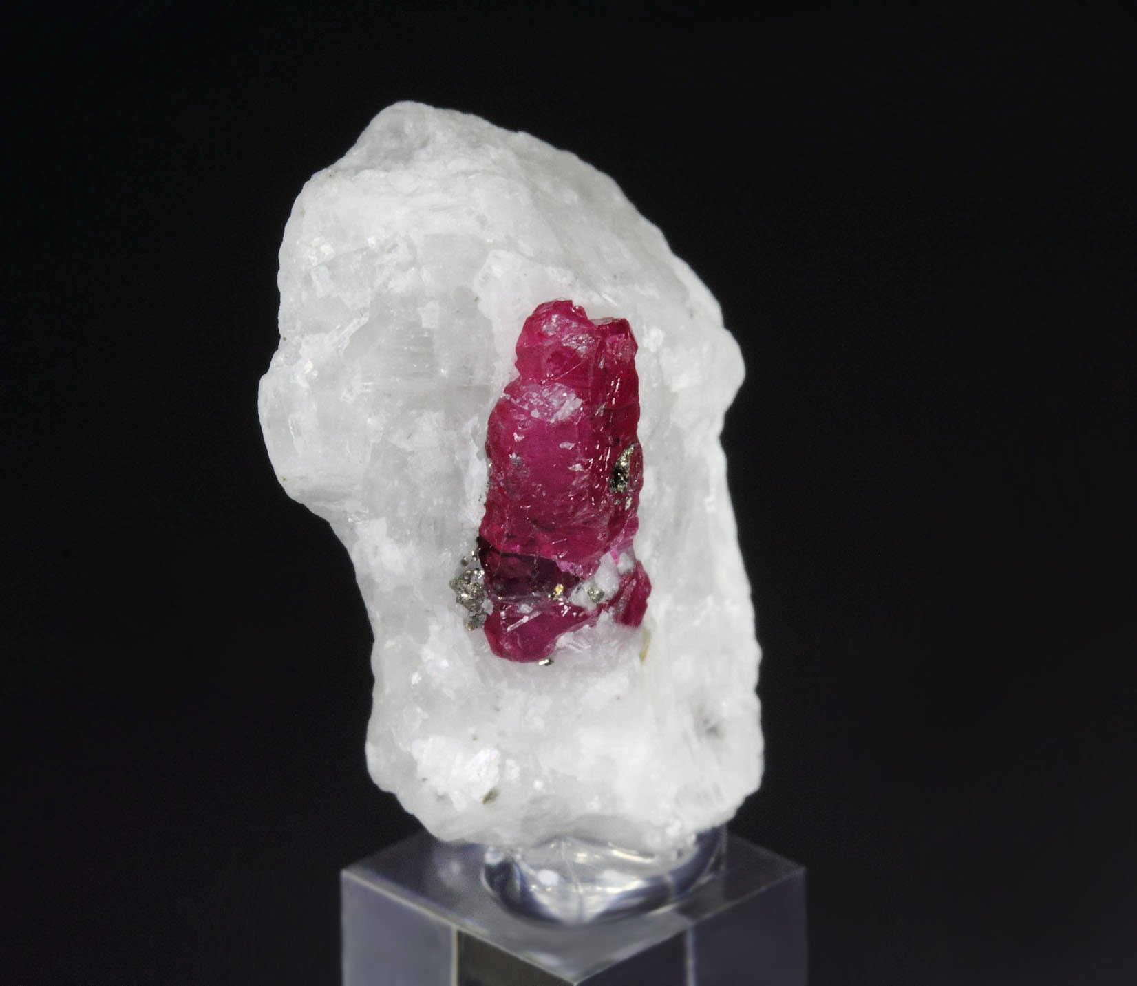 CORUNDUM var. RUBY