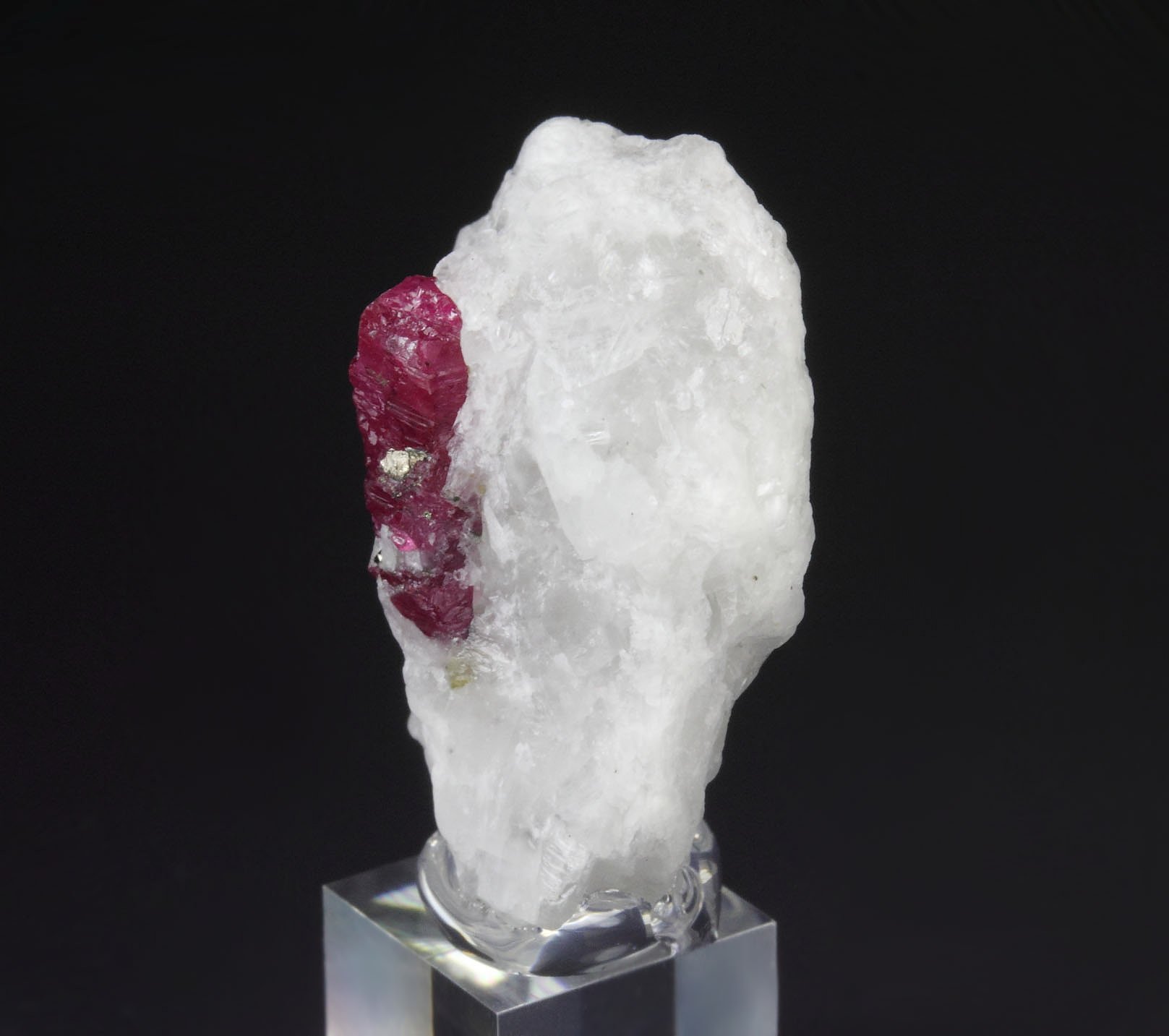 CORUNDUM var. RUBY