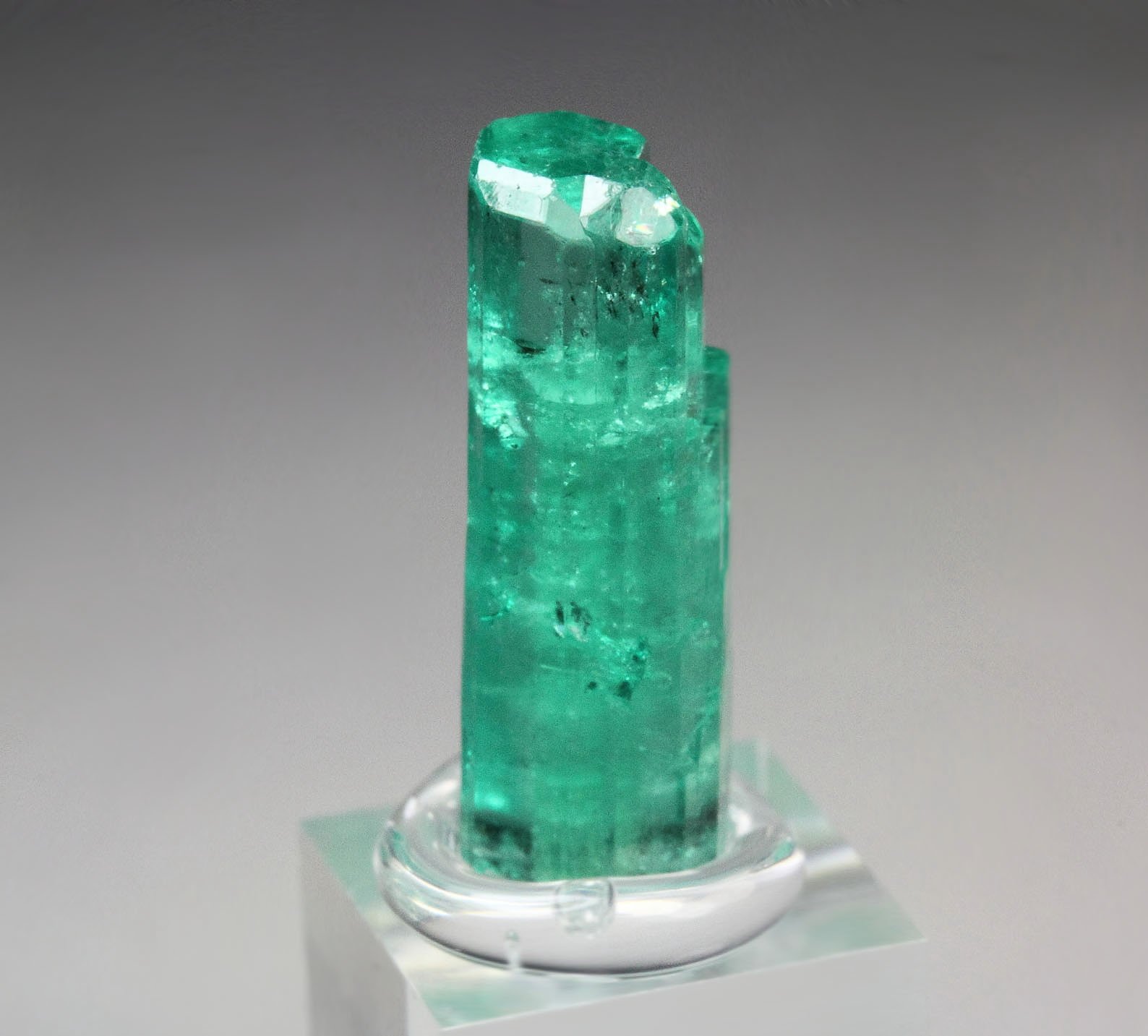 gem BERYL var. EMERALD