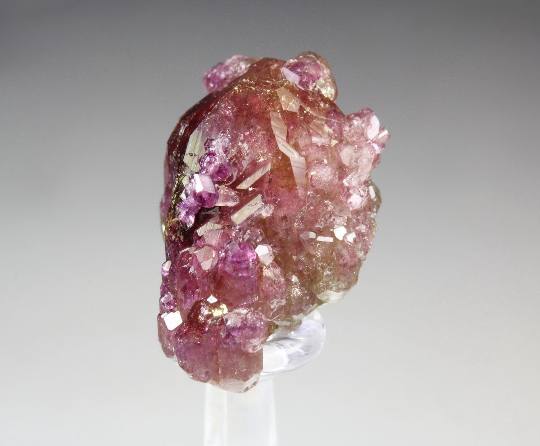 gem VESUVIANITE var. MANGANOAN