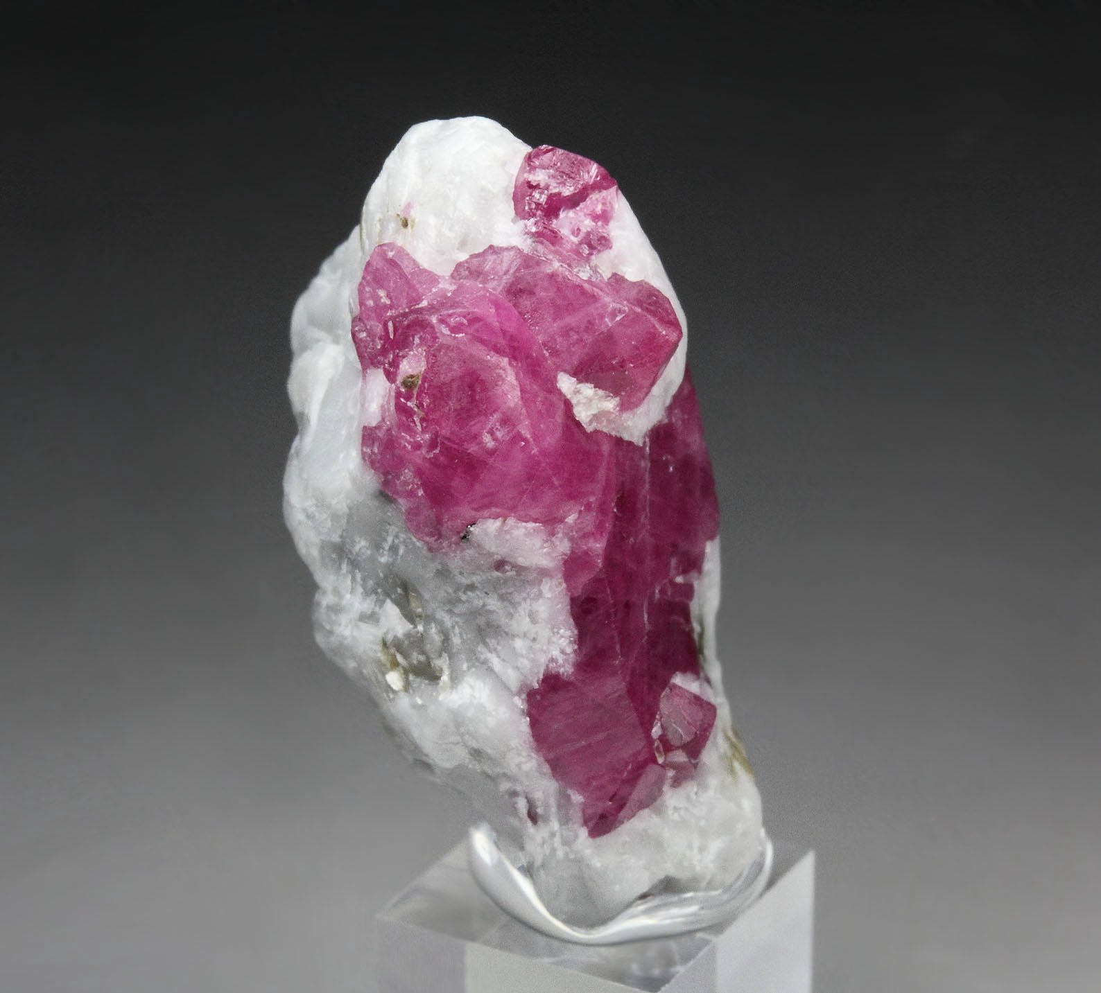 CORUNDUM var. RUBY