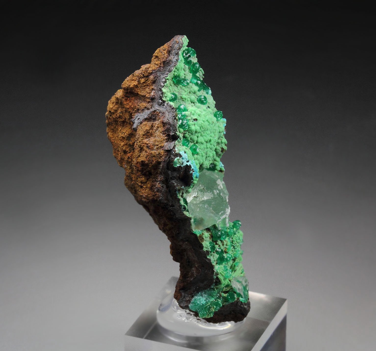 ADAMITE var. CUPRIAN ADAMITE, CONICHALCITE, CALCITE