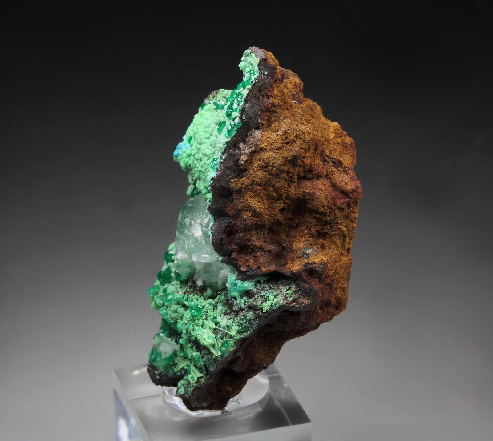 ADAMITE var. CUPRIAN ADAMITE, CONICHALCITE, CALCITE