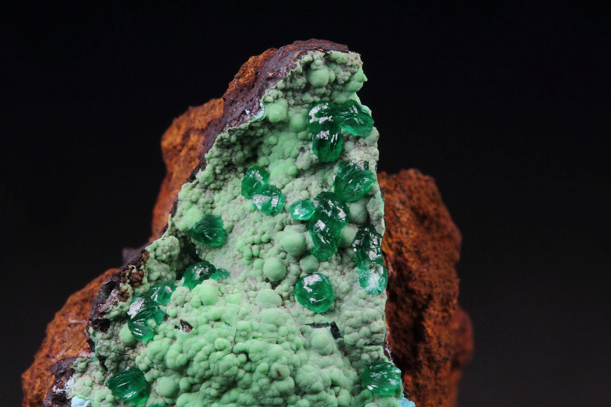 ADAMITE var. CUPRIAN ADAMITE, CONICHALCITE, CALCITE