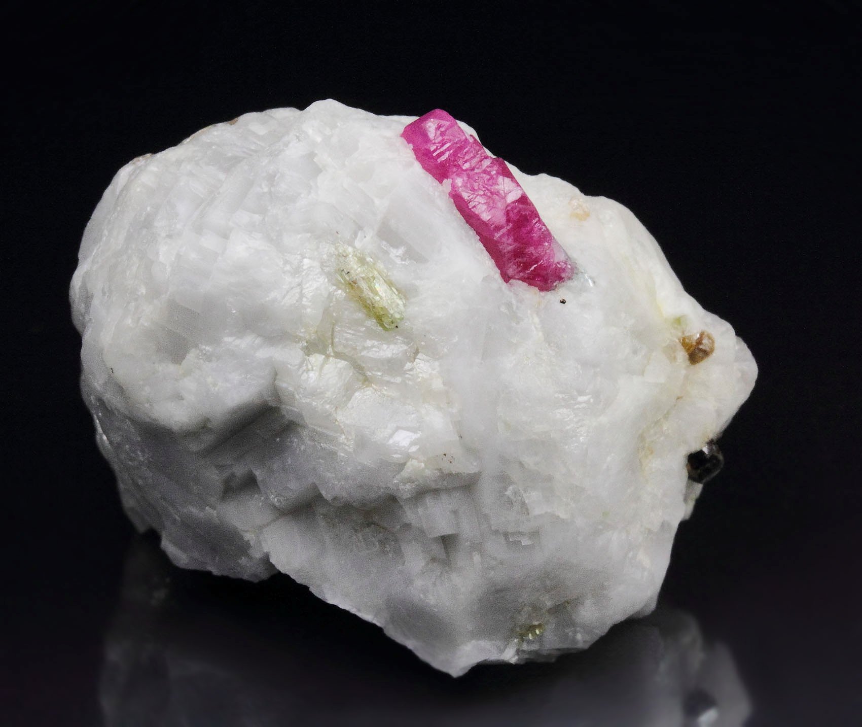 CORUNDUM var. RUBY