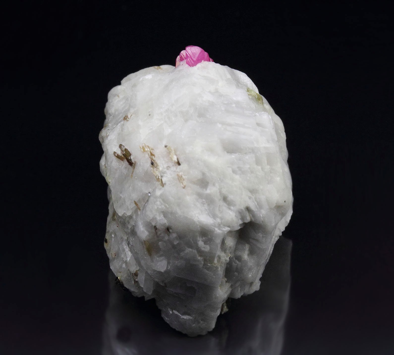 CORUNDUM var. RUBY