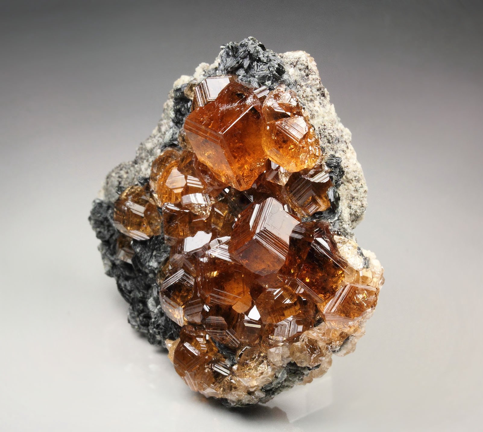 gem GARNET var. GROSSULAR, CLINOCHLORE