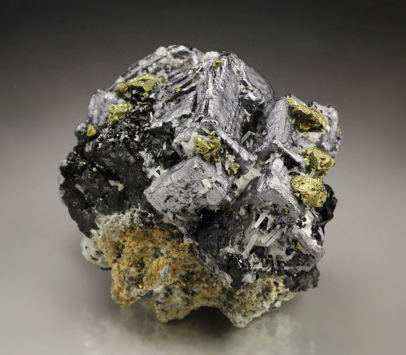 skeletal GALENA, CHALCOPYRITE, SPHALERITE, QUARTZ