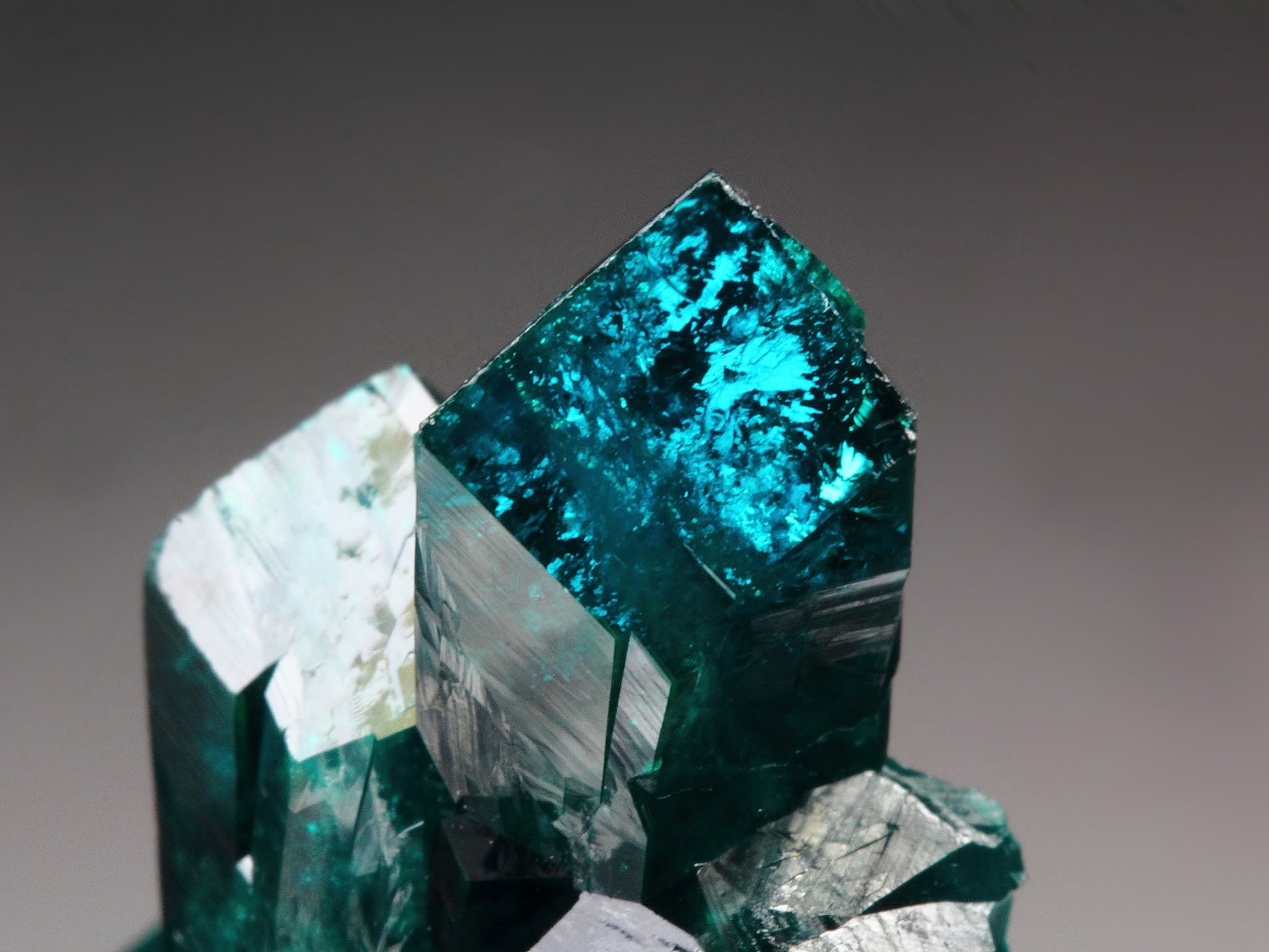 gem DIOPTASE bi-terminated